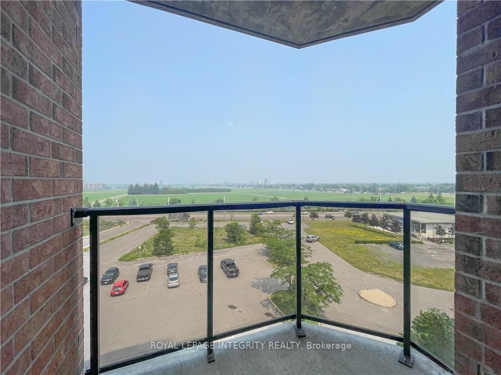 Photo 13 of Unit 609, 314 Central Park Drive, Ottawa, Central Park — HOMEH