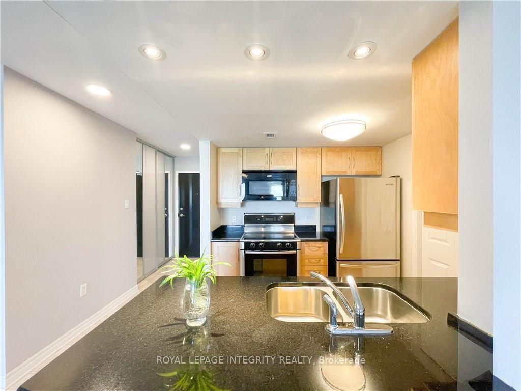 Photo 17 of Unit 609, 314 Central Park Drive, Ottawa, Central Park — HOMEH
