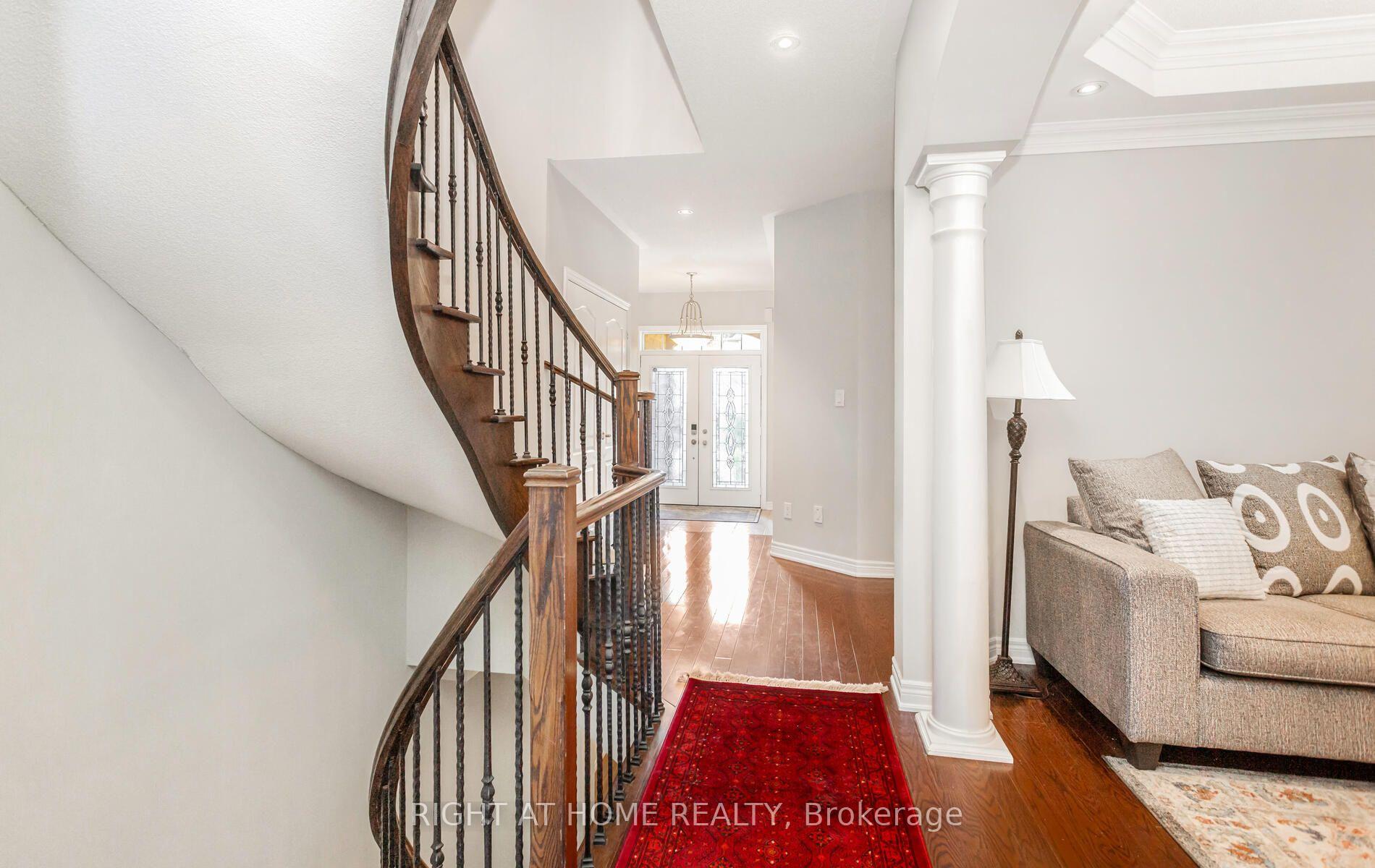 Photo 4 of 2419 Wasaga Drive, Oakville, Joshua Creek — HOMEH