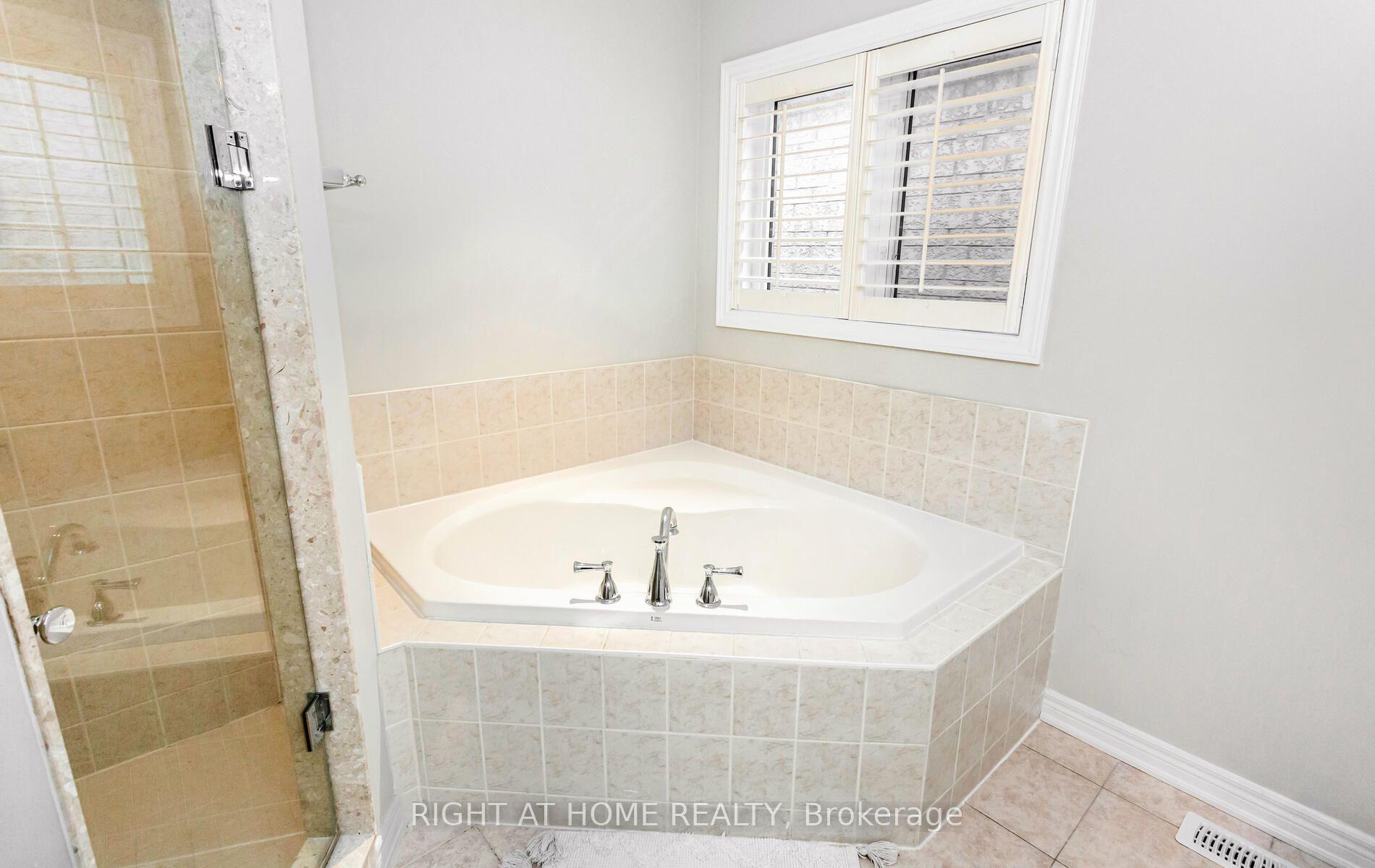 Photo 20 of 2419 Wasaga Drive, Oakville, Joshua Creek — HOMEH