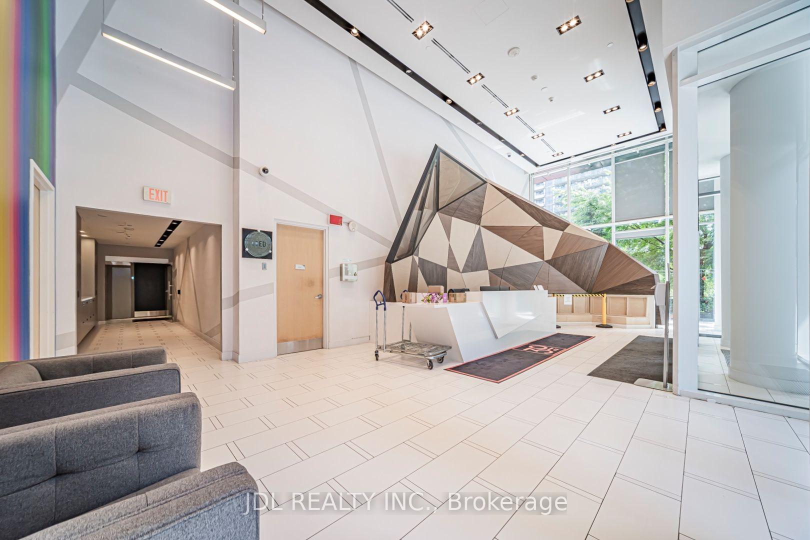 Photo 4 of Unit 2309, 30 Roehampton Avenue, Toronto, Mount Pleasant West — HOMEH
