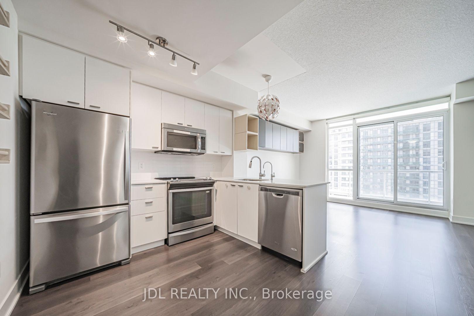 Photo 5 of Unit 2309, 30 Roehampton Avenue, Toronto, Mount Pleasant West — HOMEH