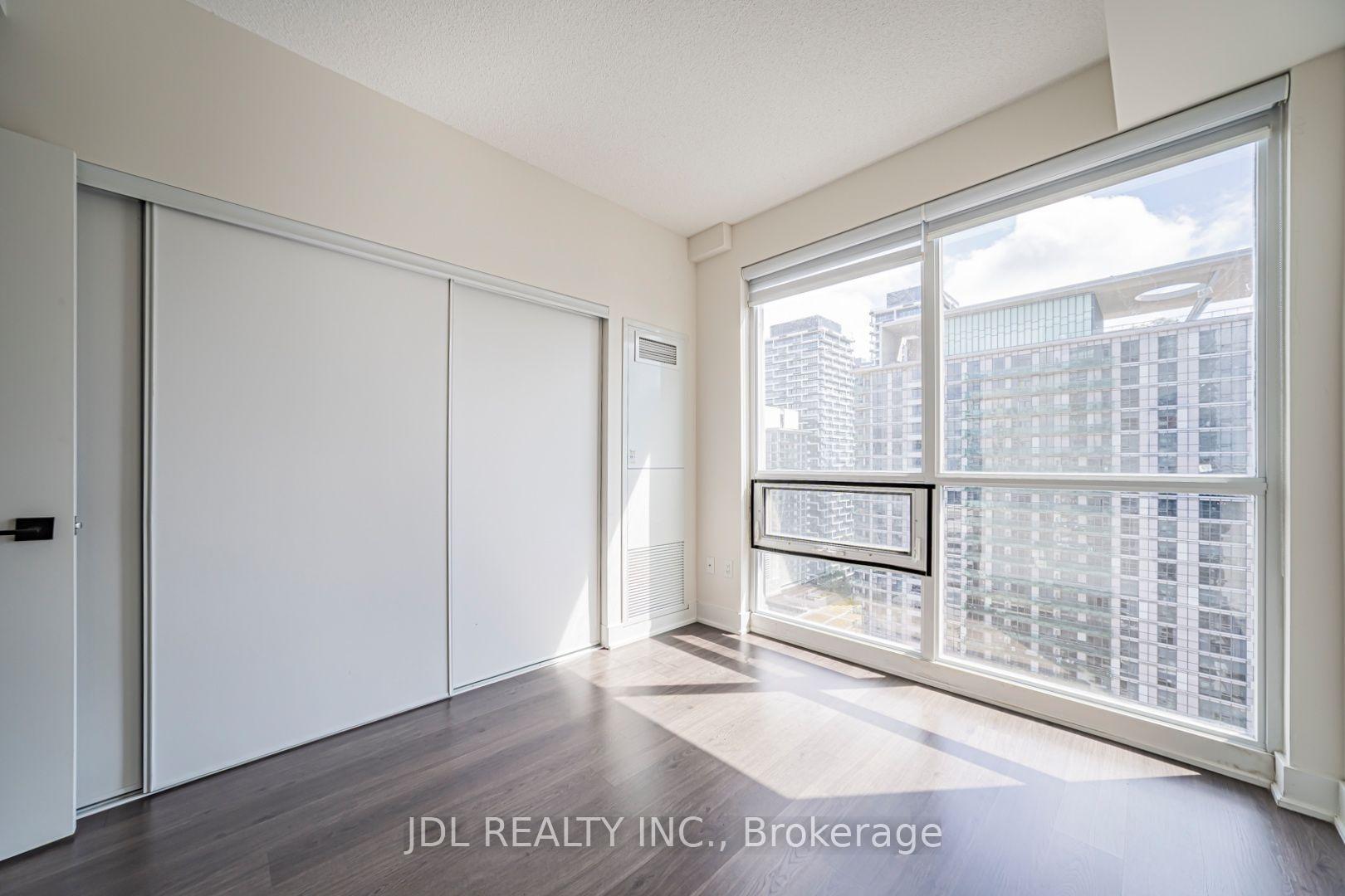 Photo 9 of Unit 2309, 30 Roehampton Avenue, Toronto, Mount Pleasant West — HOMEH