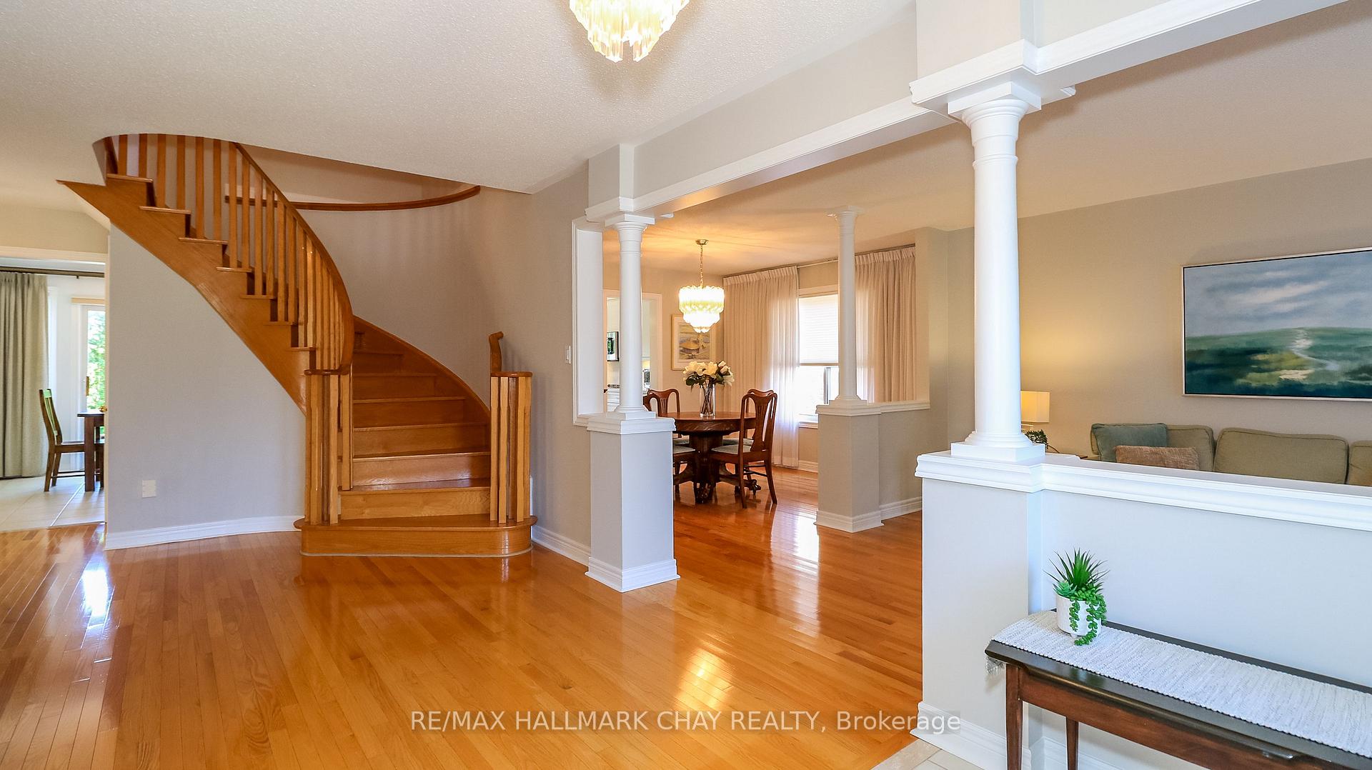 Photo 9 of 14 Imperial Crown Lane, Barrie, Innis-Shore — HOMEH