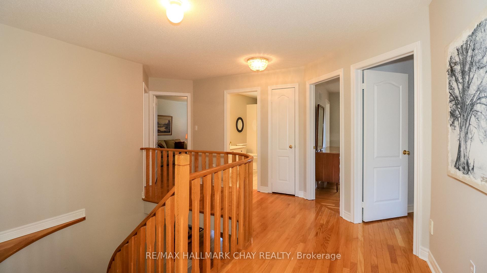 Photo 21 of 14 Imperial Crown Lane, Barrie, Innis-Shore — HOMEH