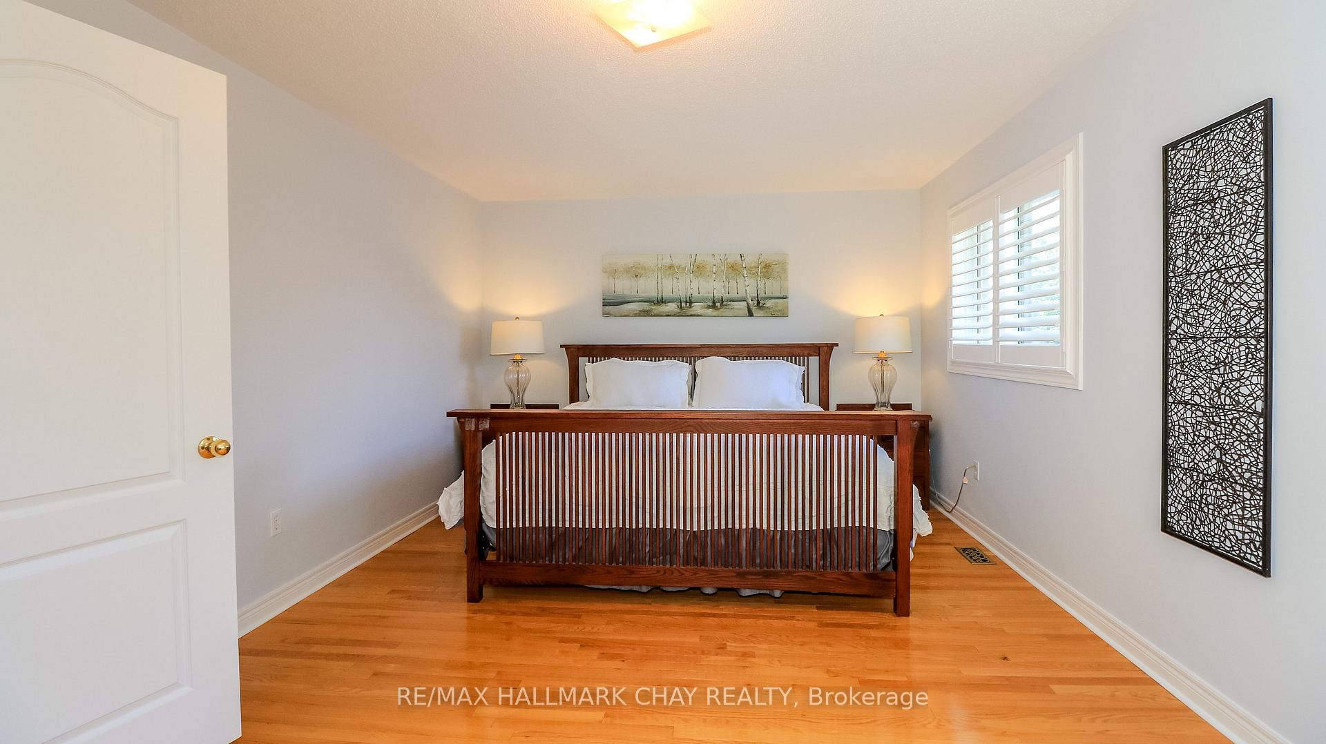 Photo 22 of 14 Imperial Crown Lane, Barrie, Innis-Shore — HOMEH