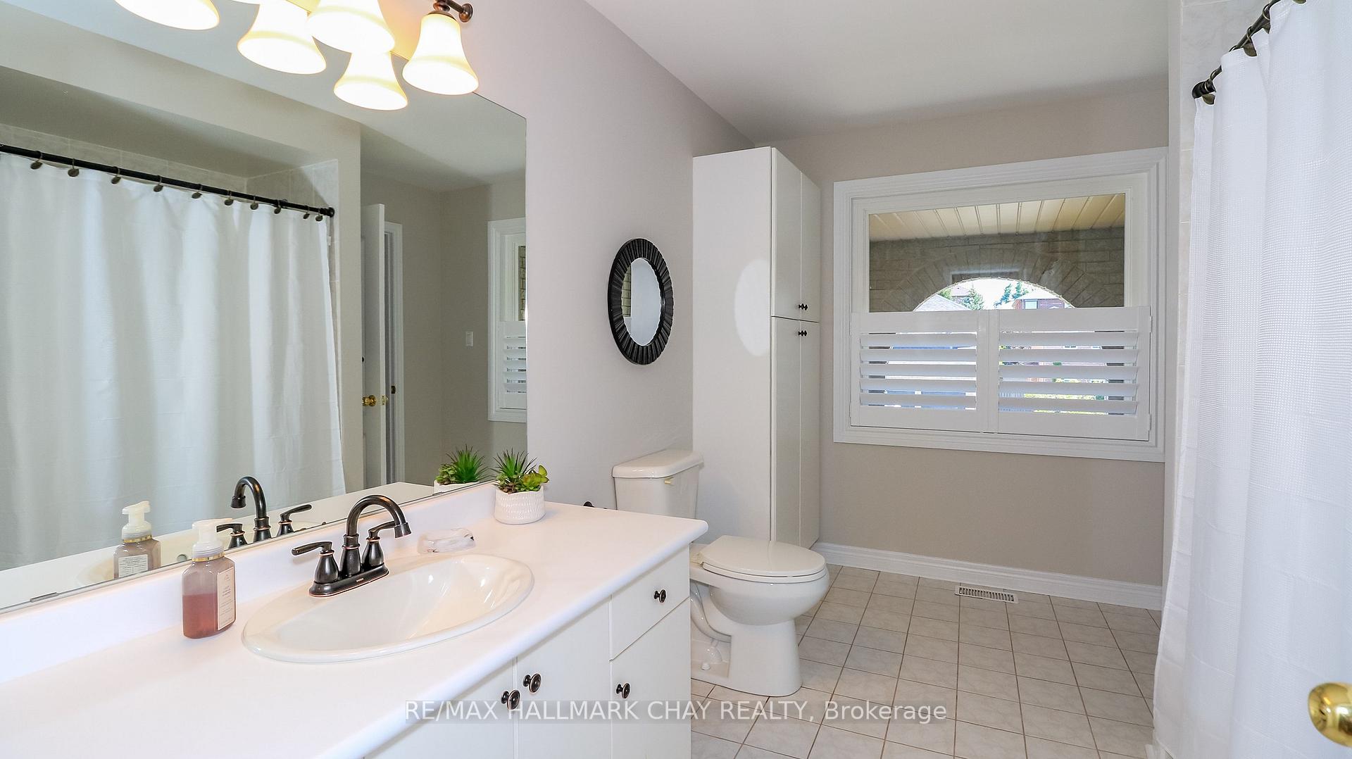 Photo 30 of 14 Imperial Crown Lane, Barrie, Innis-Shore — HOMEH