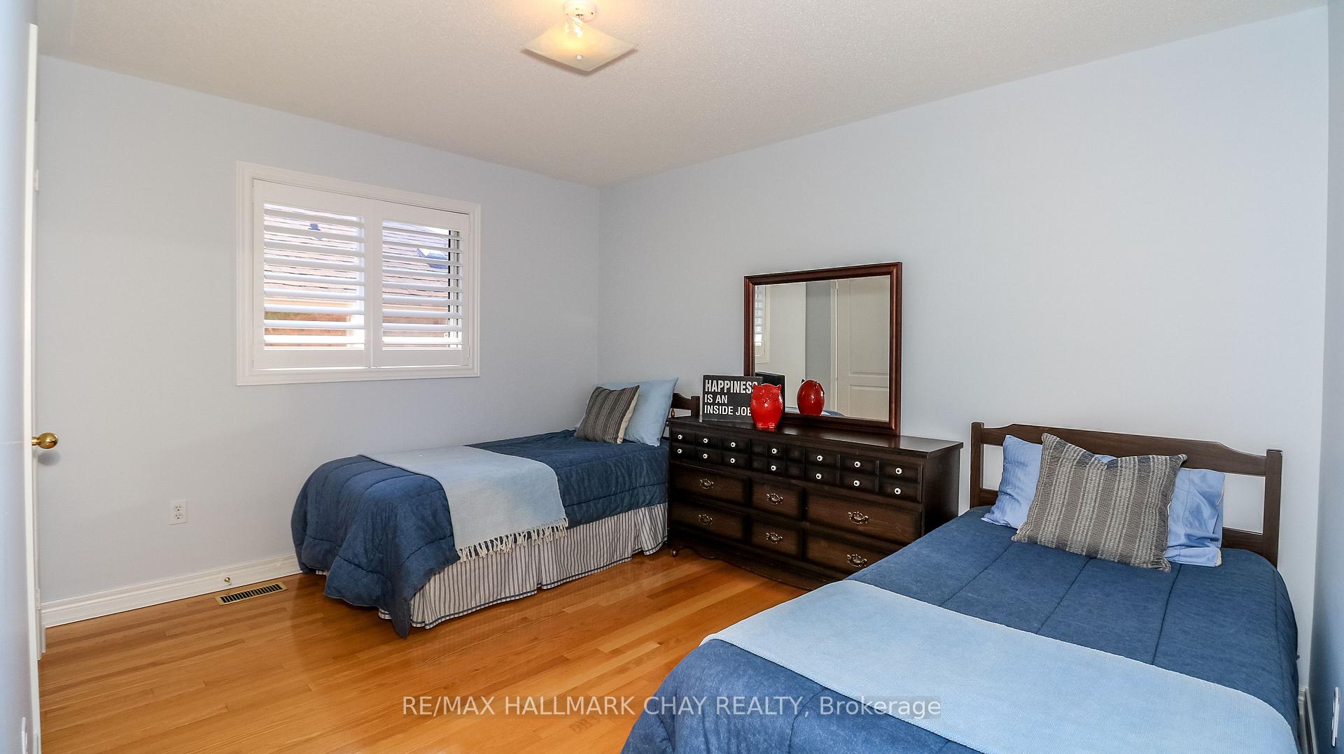 Photo 31 of 14 Imperial Crown Lane, Barrie, Innis-Shore — HOMEH