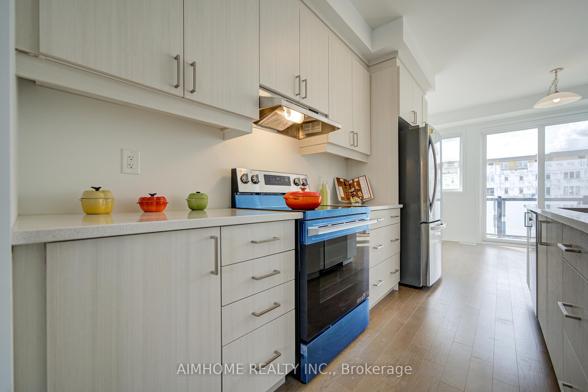 Photo 4 of 60 Avani Avenue, Markham, Rural Markham — HOMEH