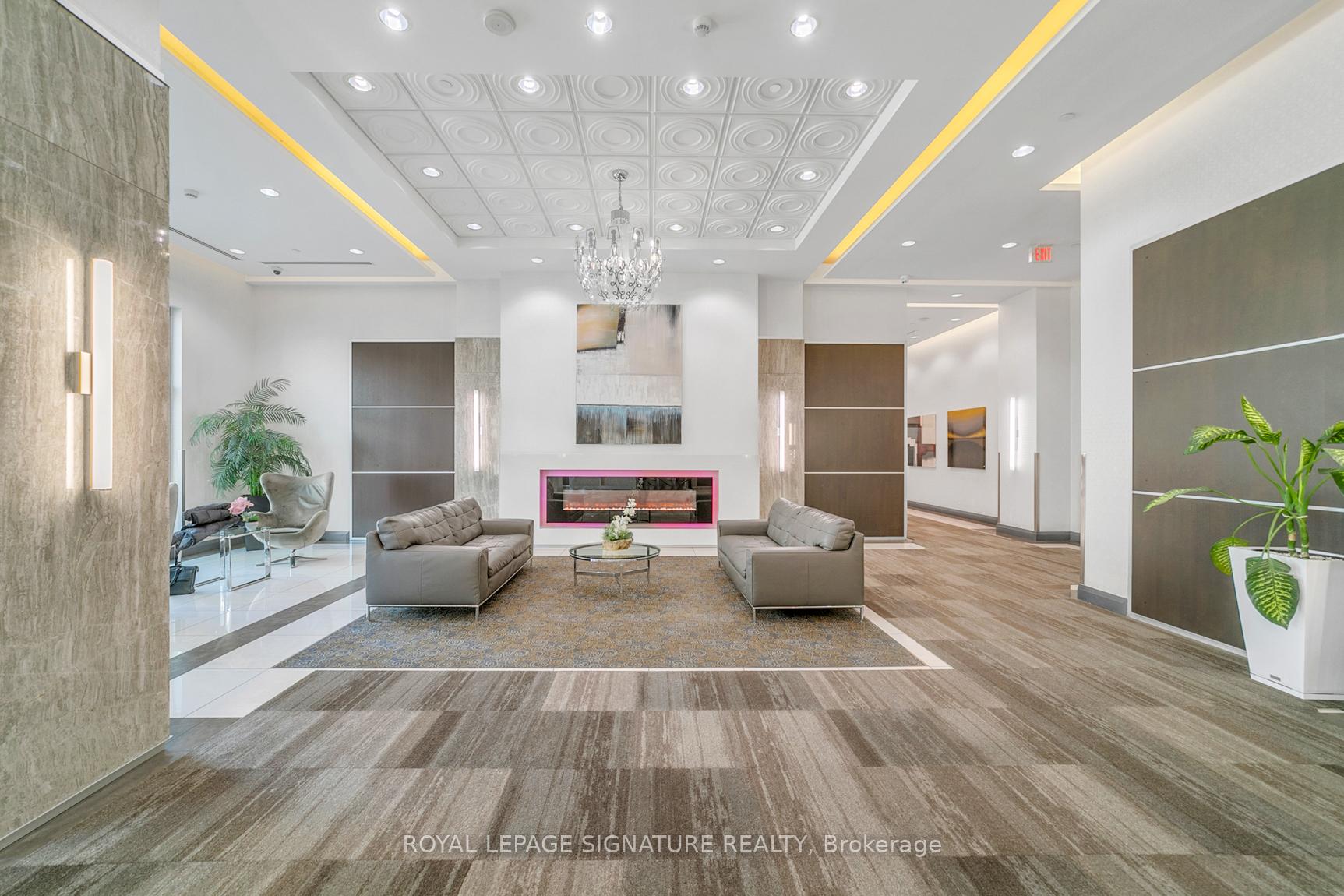 Photo 4 of Unit LPH316, 7161 Yonge Street, Markham, Grandview — HOMEH