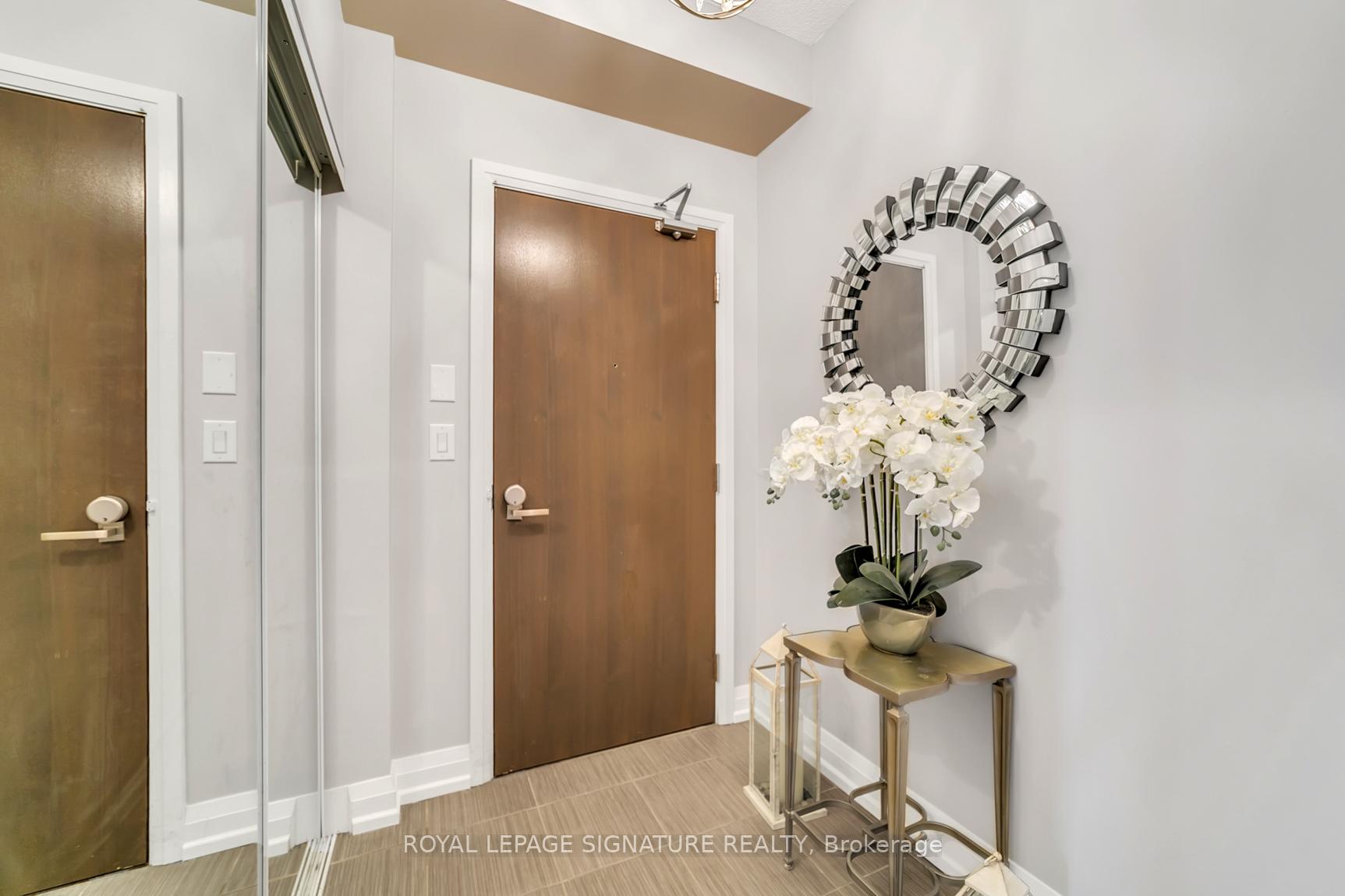 Photo 7 of Unit LPH316, 7161 Yonge Street, Markham, Grandview — HOMEH