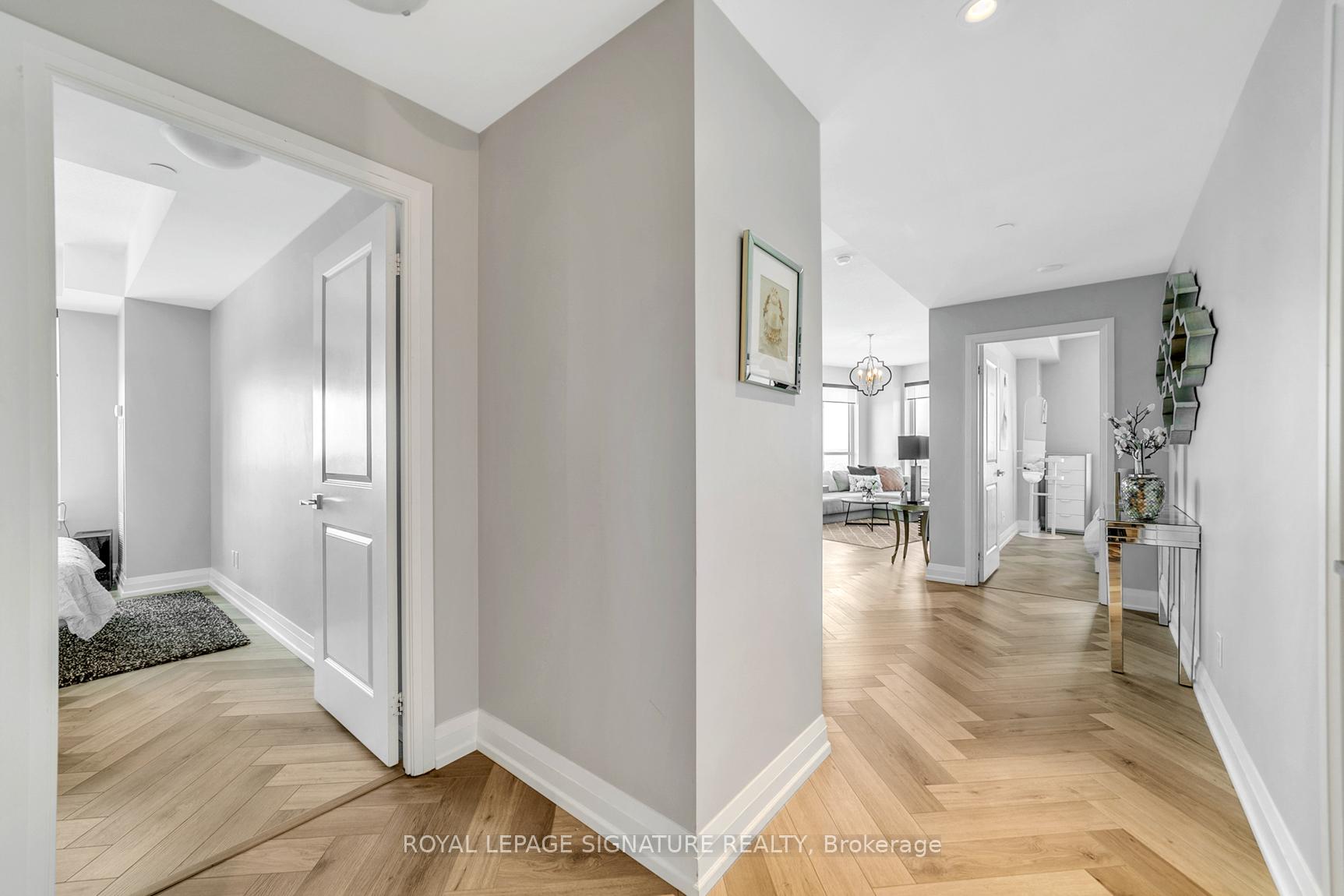 Photo 9 of Unit LPH316, 7161 Yonge Street, Markham, Grandview — HOMEH