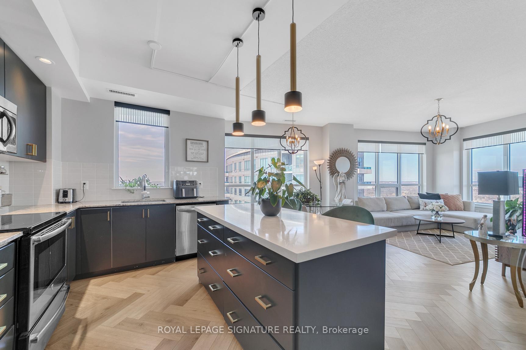 Photo 12 of Unit LPH316, 7161 Yonge Street, Markham, Grandview — HOMEH