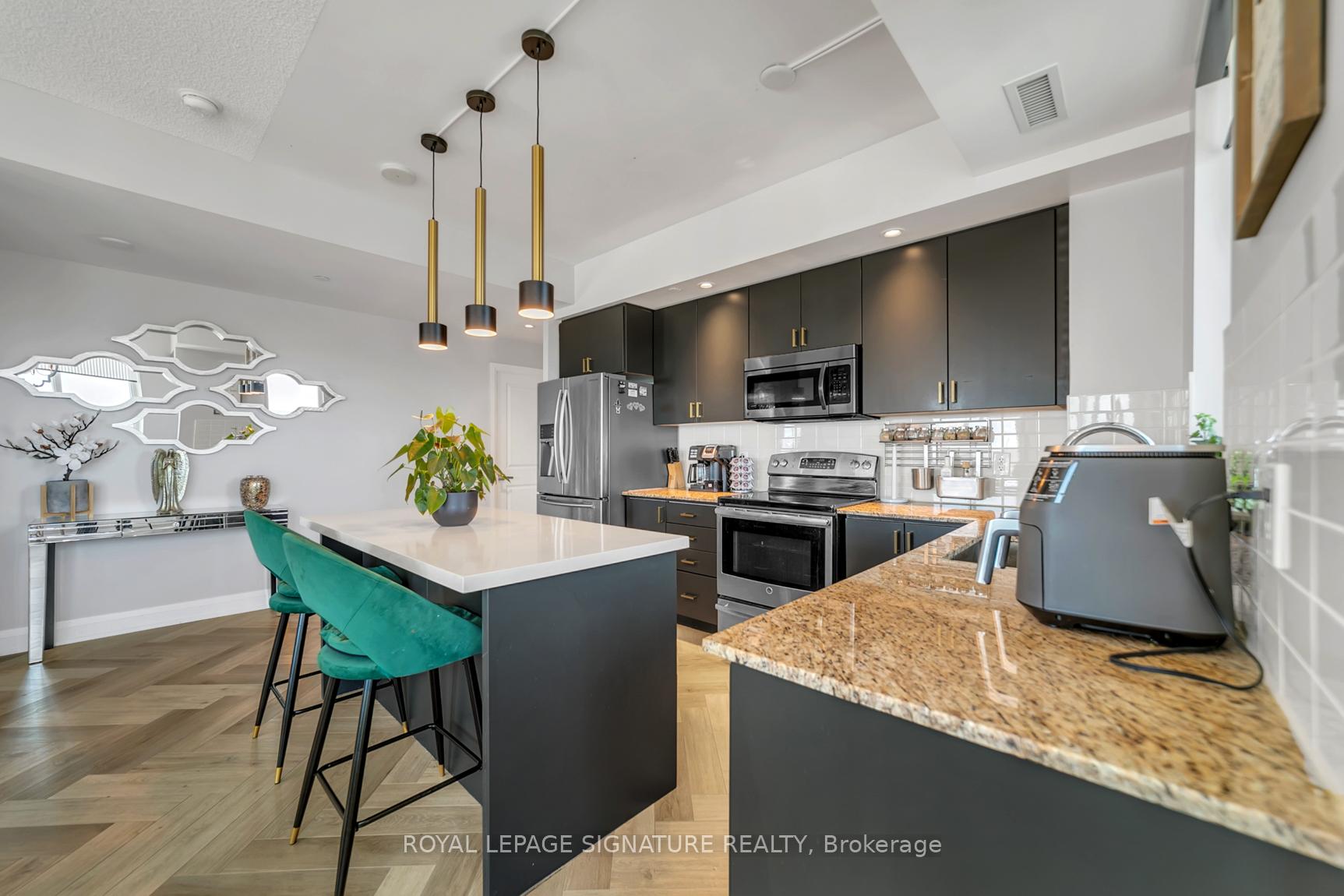 Photo 14 of Unit LPH316, 7161 Yonge Street, Markham, Grandview — HOMEH