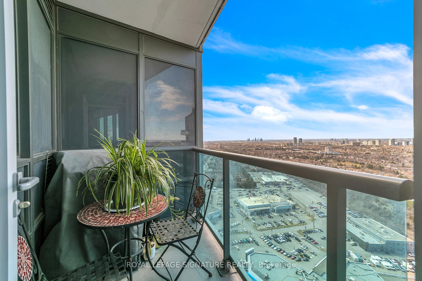 Photo 22 of Unit LPH316, 7161 Yonge Street, Markham, Grandview — HOMEH