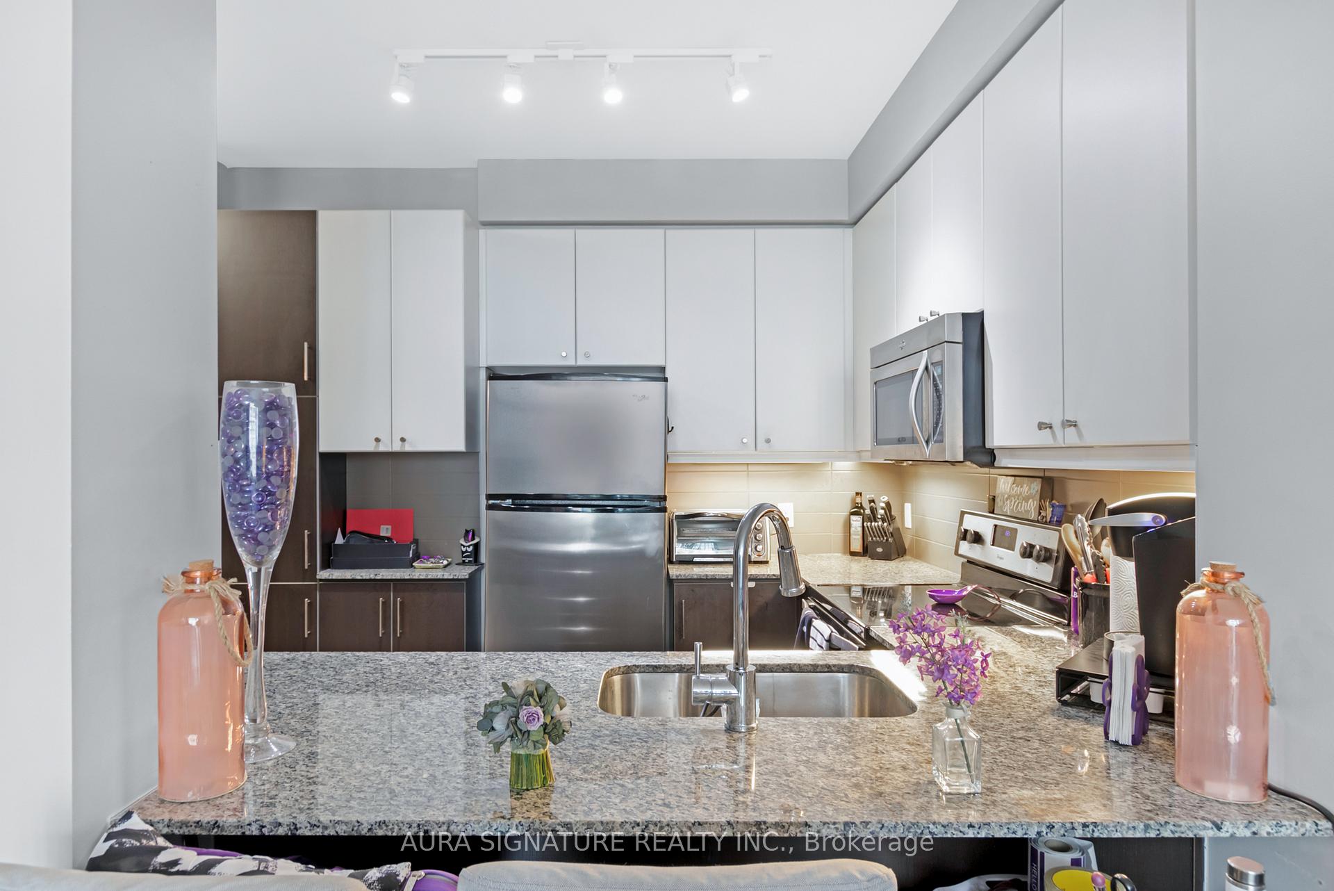 Photo 13 of Unit 612, 8 Fieldway Road, Etobicoke, Islington-City Centre West — HOMEH