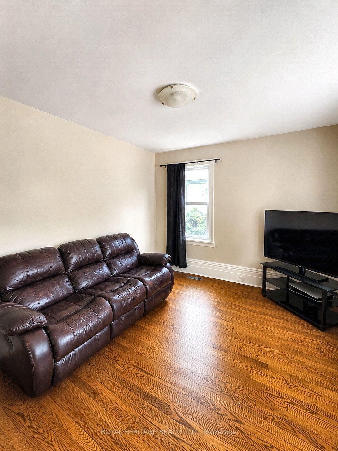 Photo 2 of 505 Paterson Street, Peterborough, Town Ward 3 — HOMEH