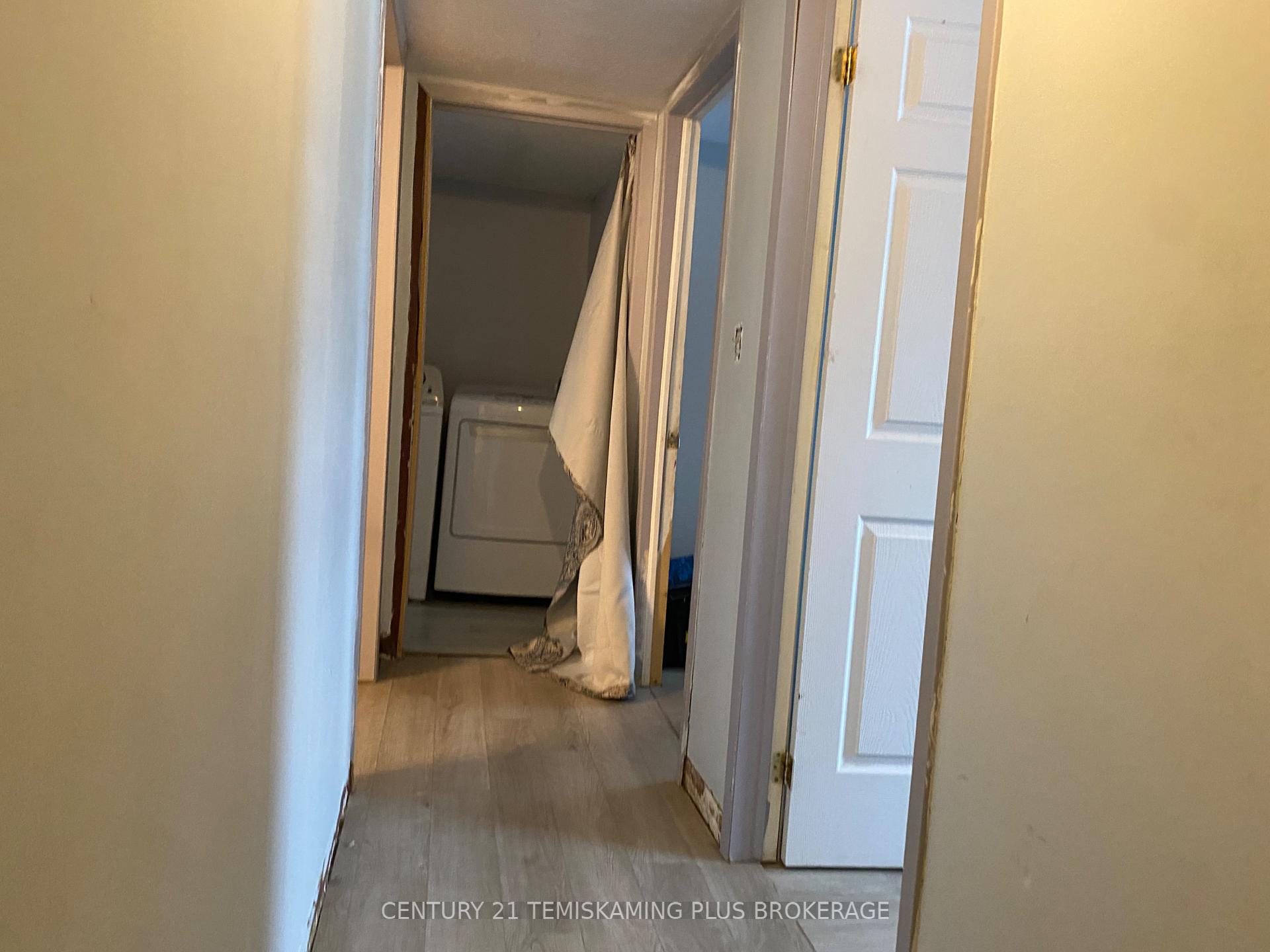 Photo 4 of 31 Grandview Avenue, Cobalt — HOMEH