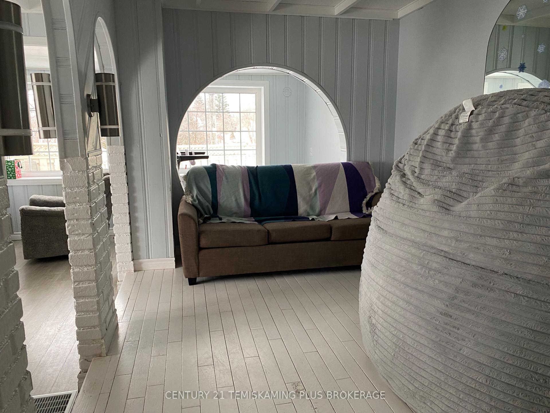 Photo 6 of 31 Grandview Avenue, Cobalt — HOMEH