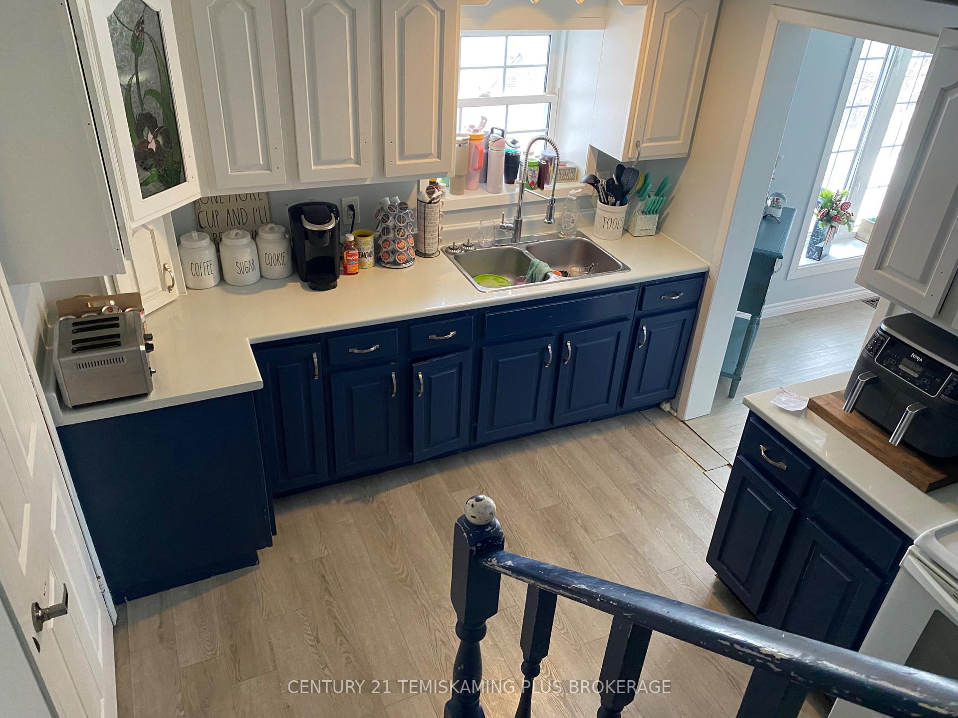 Photo 7 of 31 Grandview Avenue, Cobalt — HOMEH