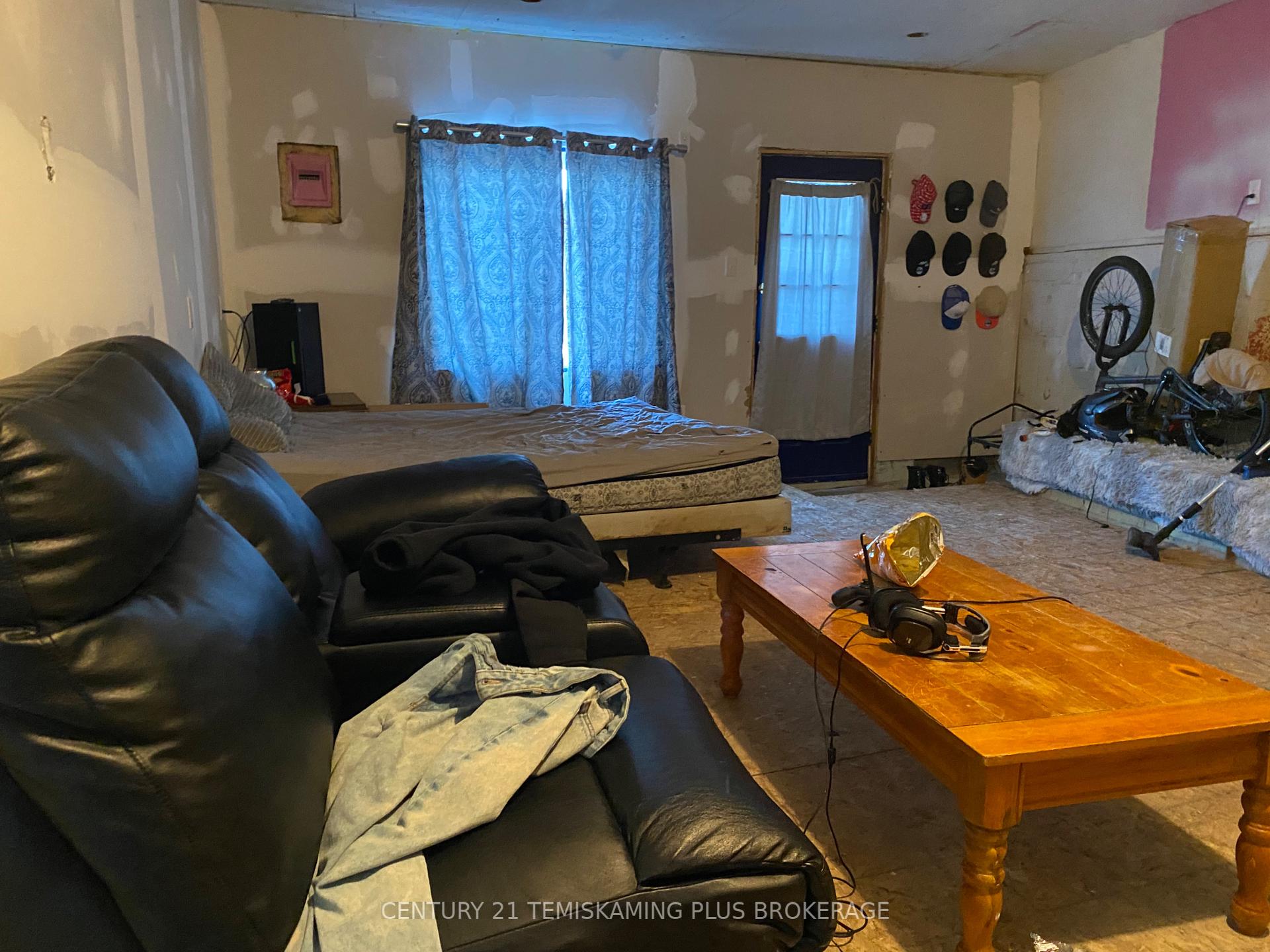 Photo 15 of 31 Grandview Avenue, Cobalt — HOMEH