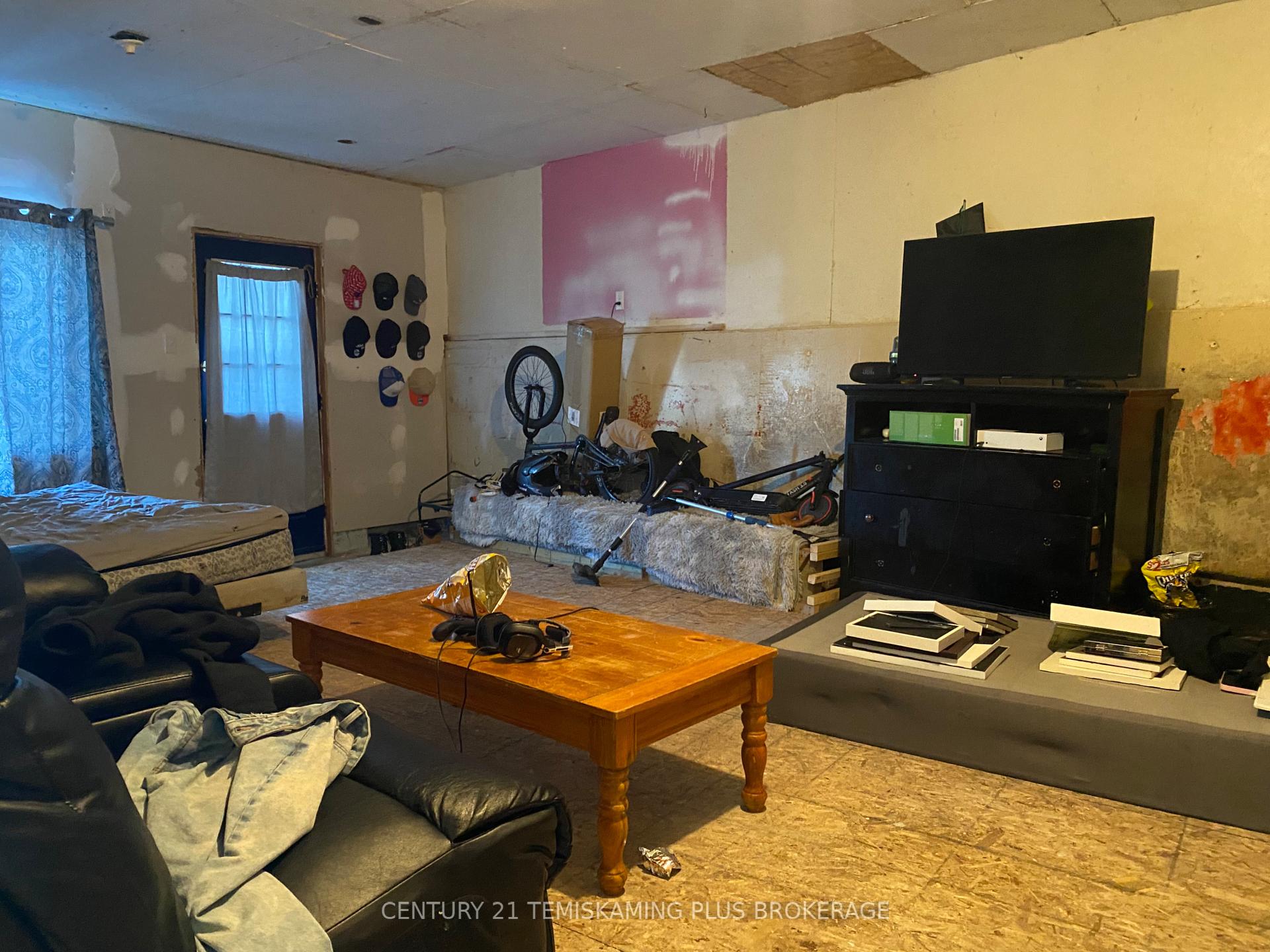 Photo 16 of 31 Grandview Avenue, Cobalt — HOMEH