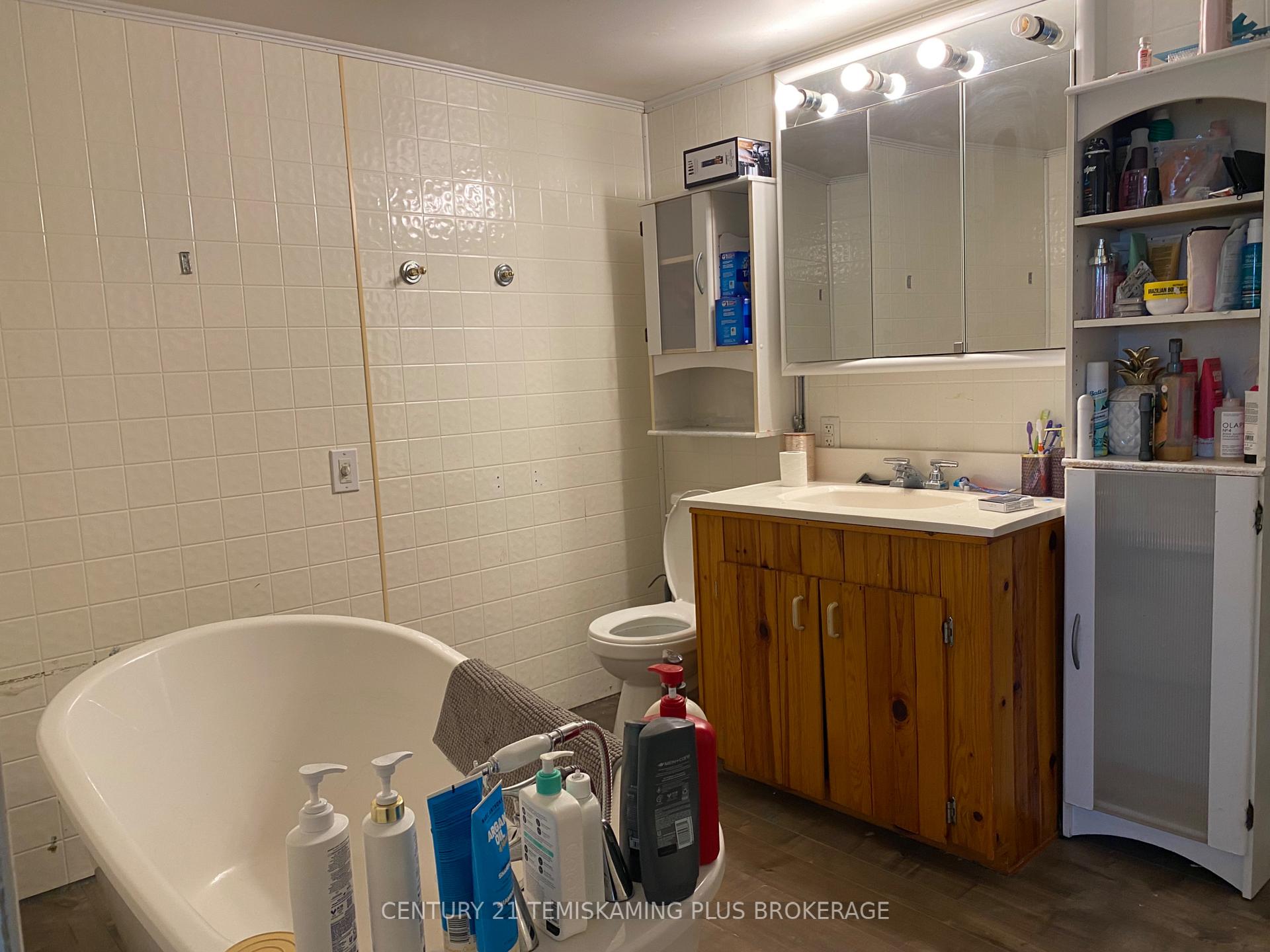 Photo 22 of 31 Grandview Avenue, Cobalt — HOMEH