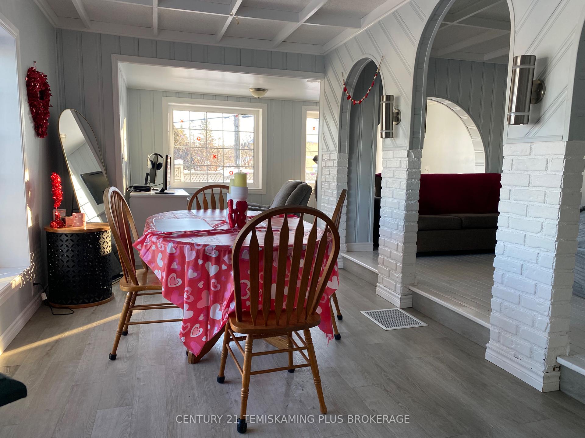 Photo 25 of 31 Grandview Avenue, Cobalt — HOMEH