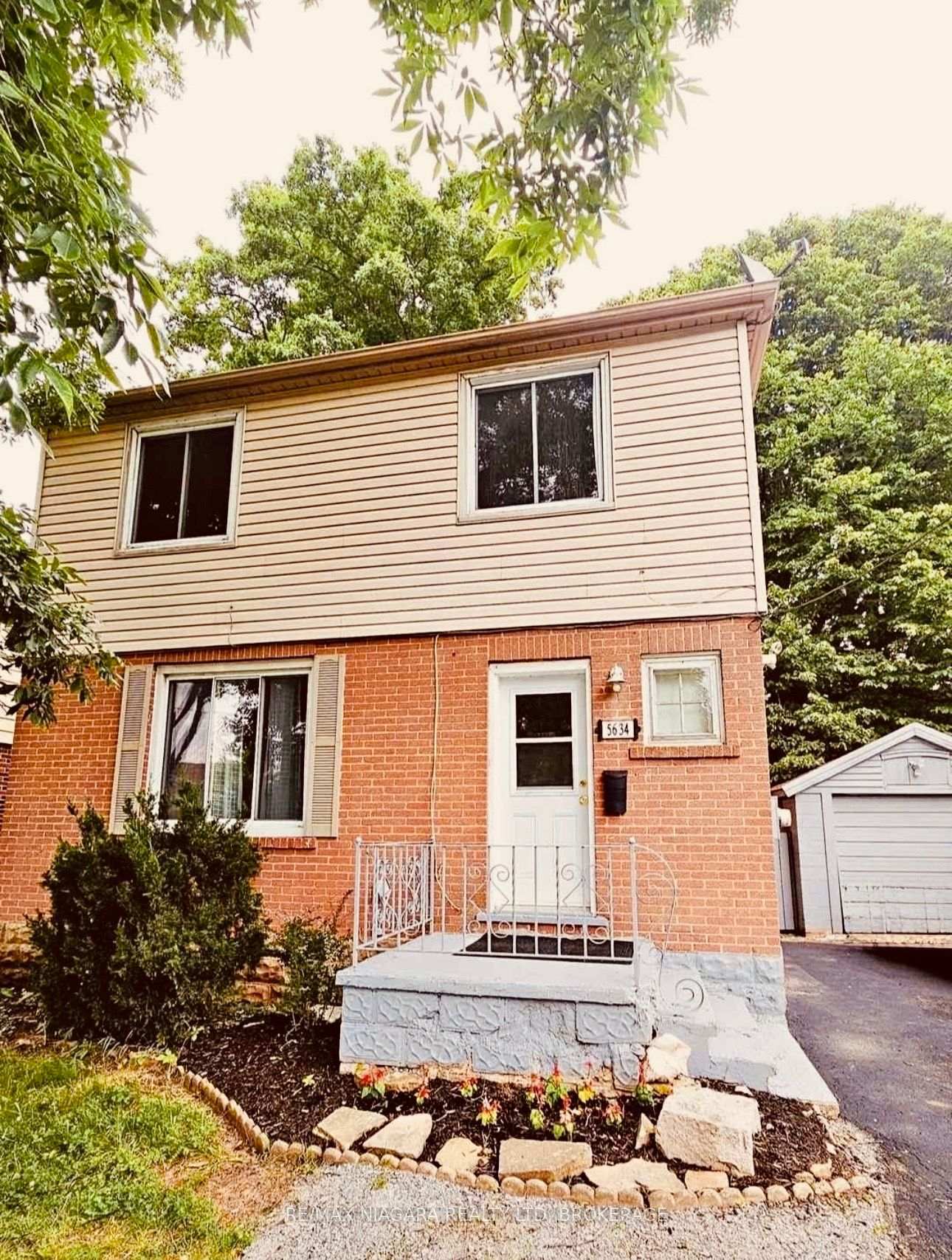 Photo 1 of Unit Upper, 5634 Drummond Road, Niagara Falls, Hospital — HOMEH