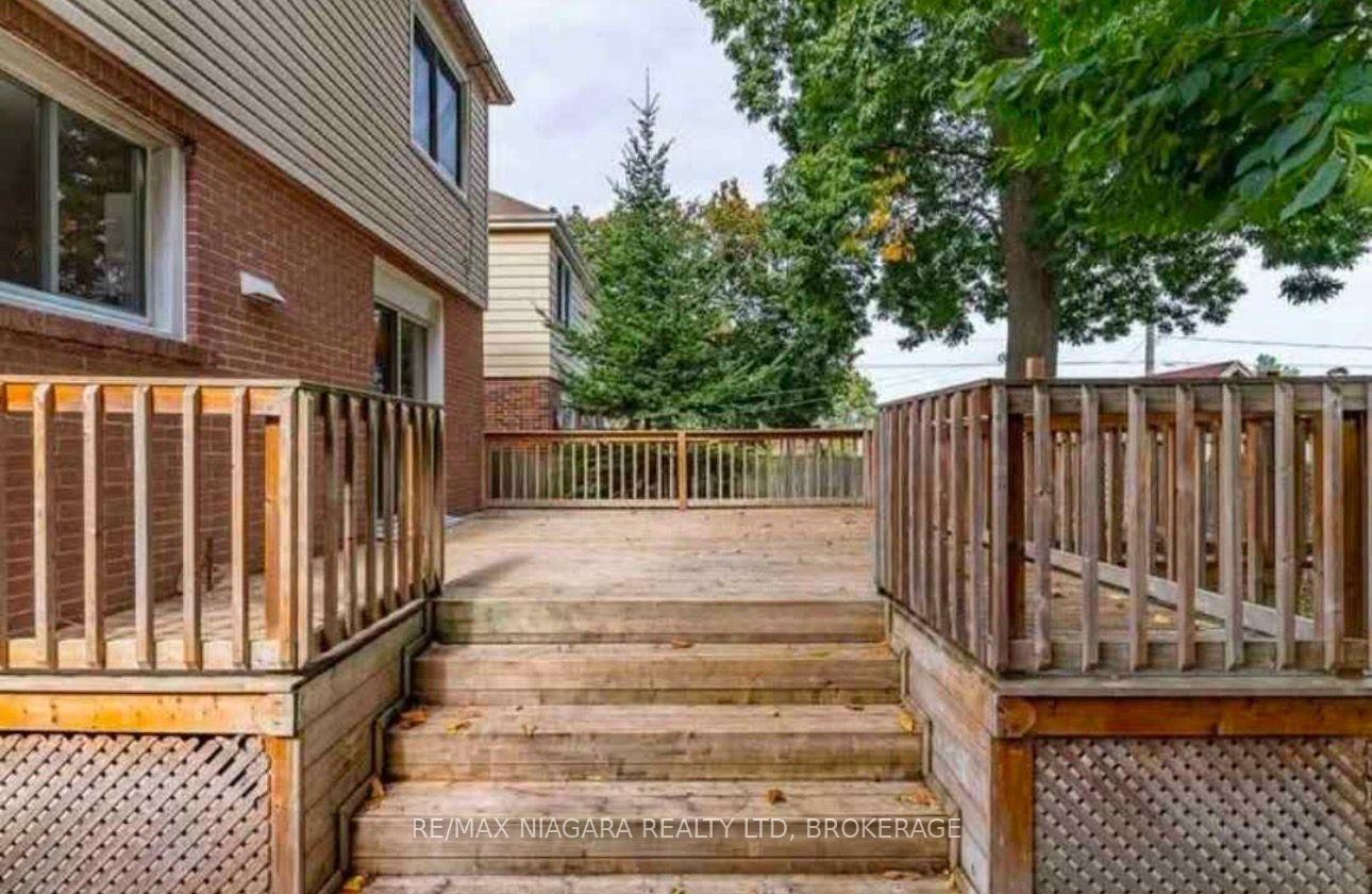 Photo 10 of Unit Upper, 5634 Drummond Road, Niagara Falls, Hospital — HOMEH