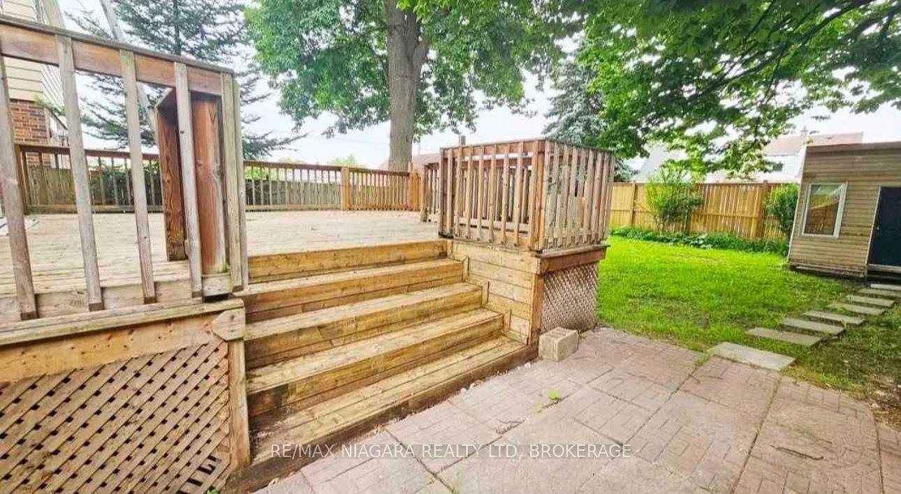 Photo 11 of Unit Upper, 5634 Drummond Road, Niagara Falls, Hospital — HOMEH