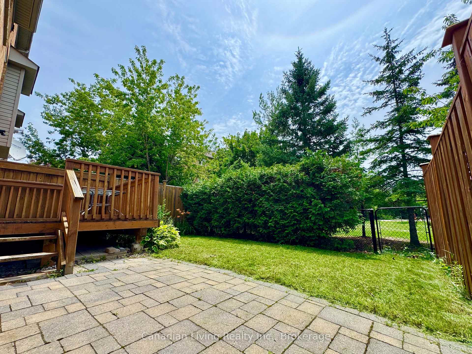 Photo 4 of 106 Coburg Crescent, Richmond Hill, Langstaff — HOMEH