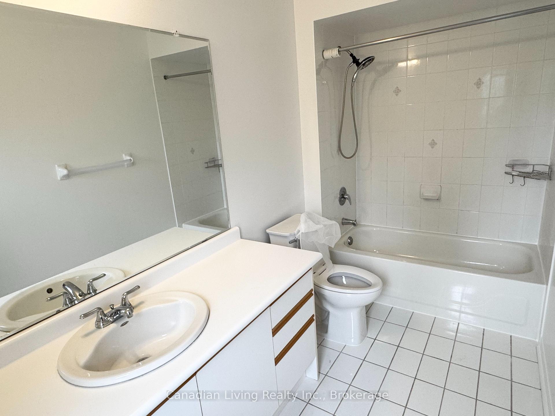 Photo 16 of 106 Coburg Crescent, Richmond Hill, Langstaff — HOMEH