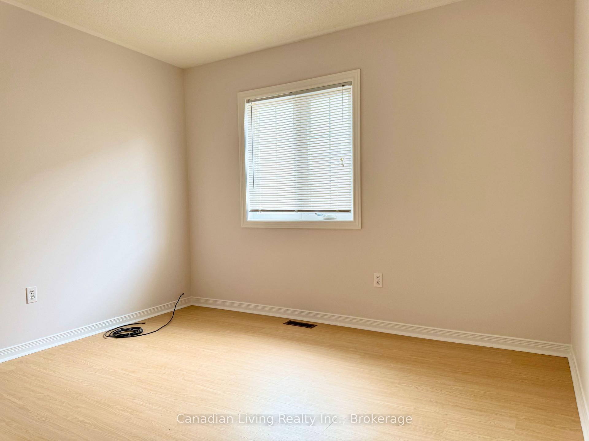 Photo 18 of 106 Coburg Crescent, Richmond Hill, Langstaff — HOMEH
