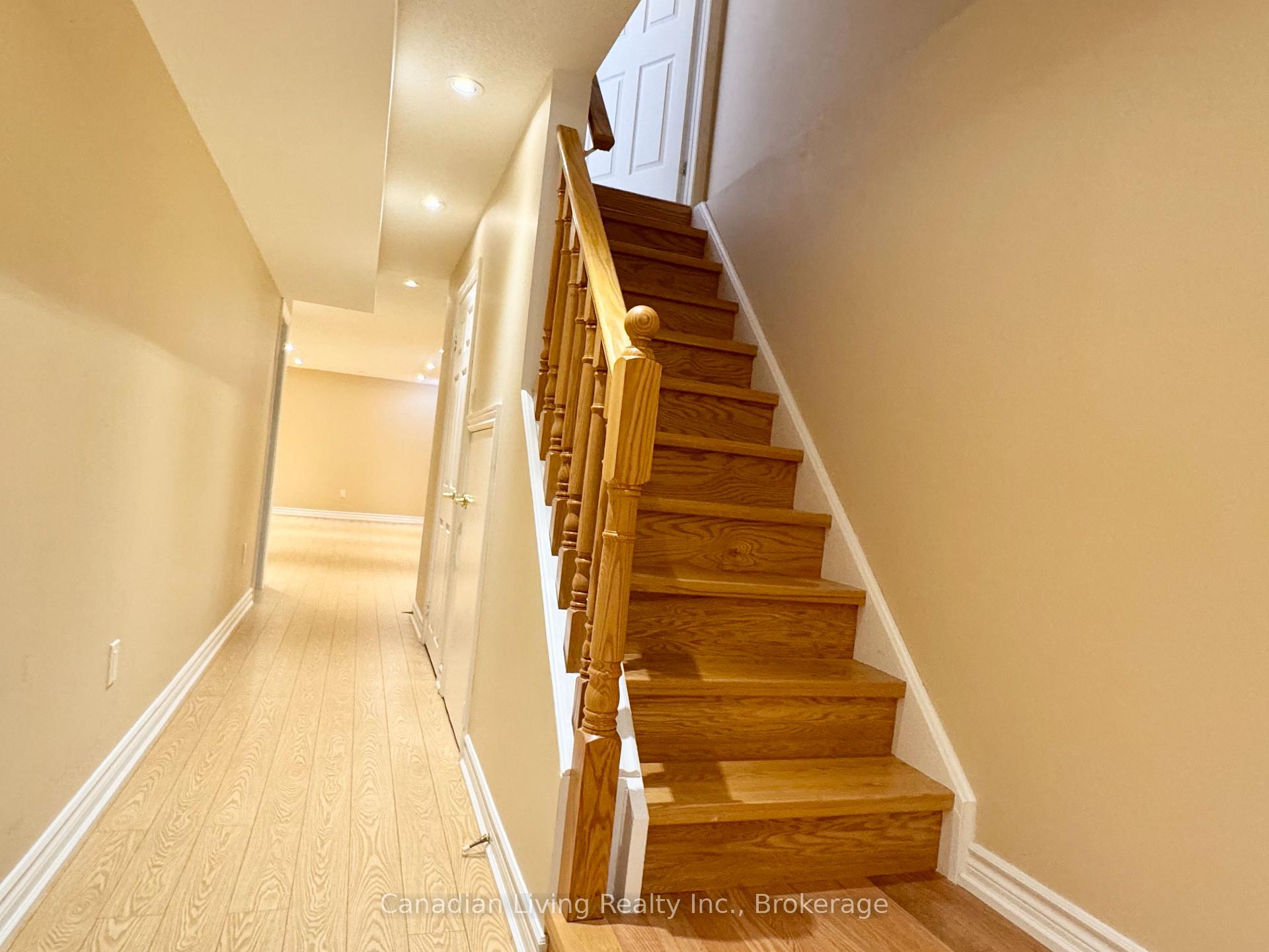 Photo 19 of 106 Coburg Crescent, Richmond Hill, Langstaff — HOMEH