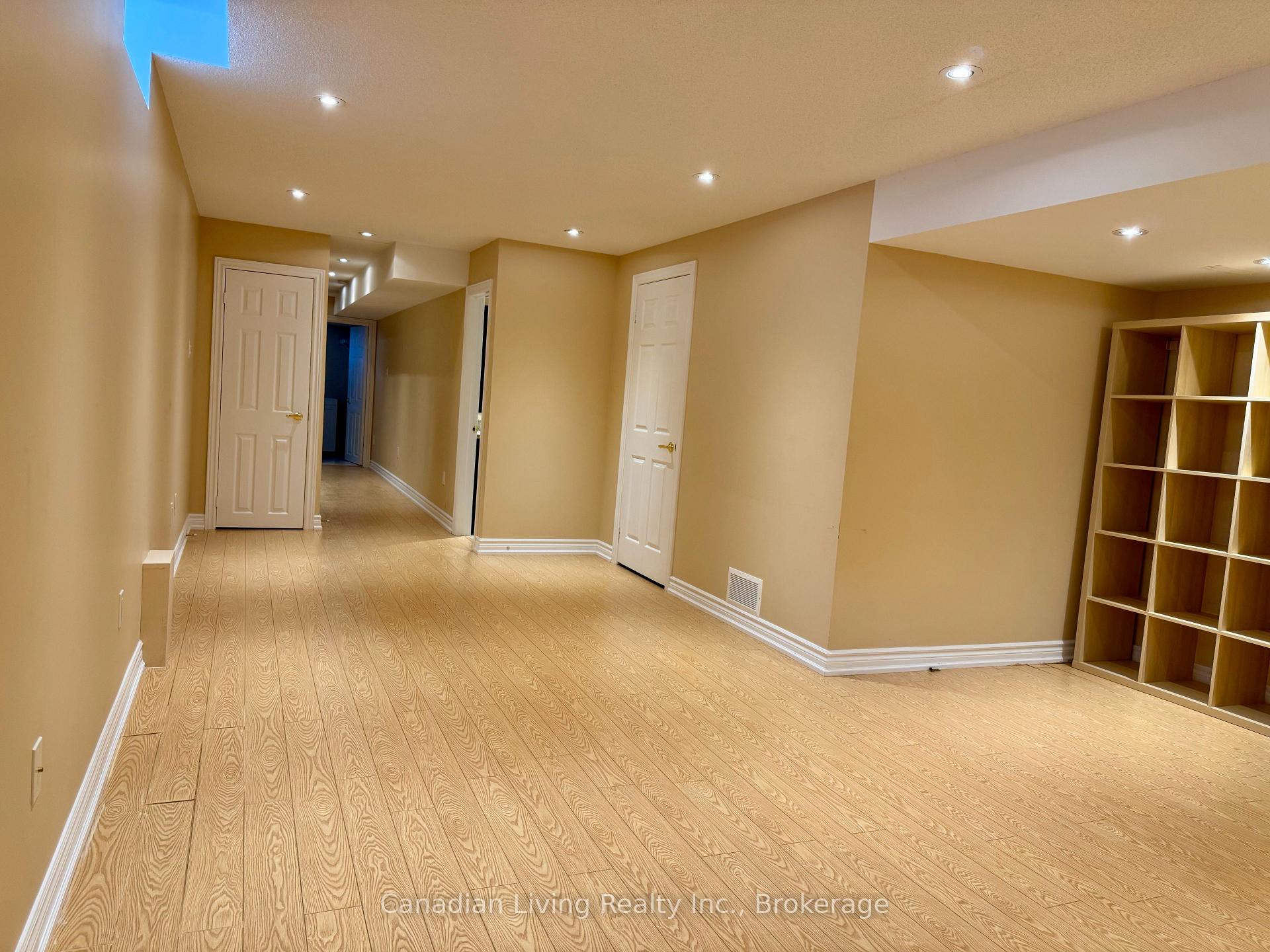 Photo 20 of 106 Coburg Crescent, Richmond Hill, Langstaff — HOMEH