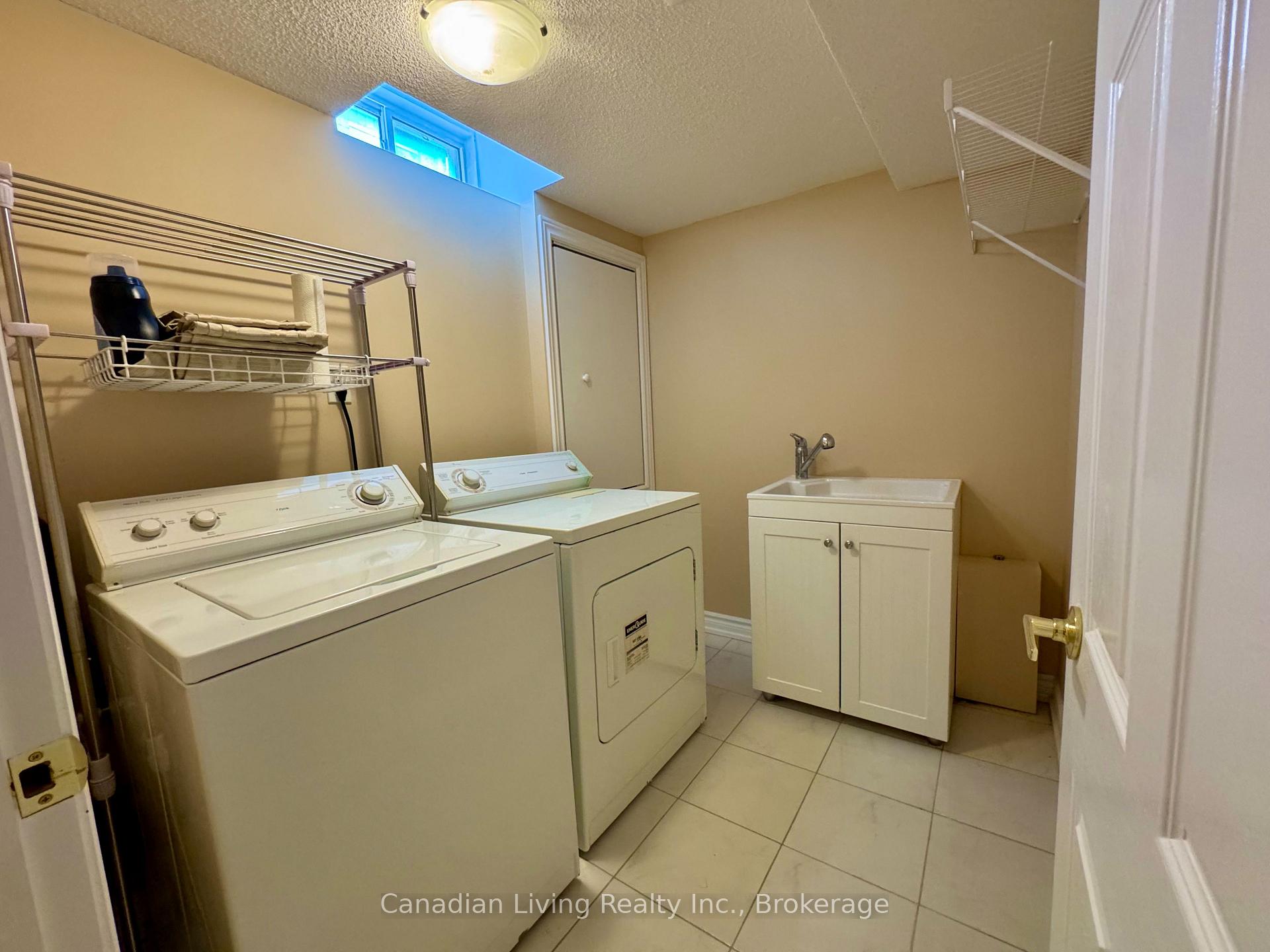 Photo 23 of 106 Coburg Crescent, Richmond Hill, Langstaff — HOMEH