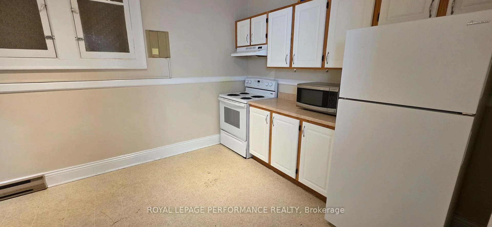 Photo 8 of Unit 6, 224A Pitt Street S, Cornwall, Cornwall — HOMEH