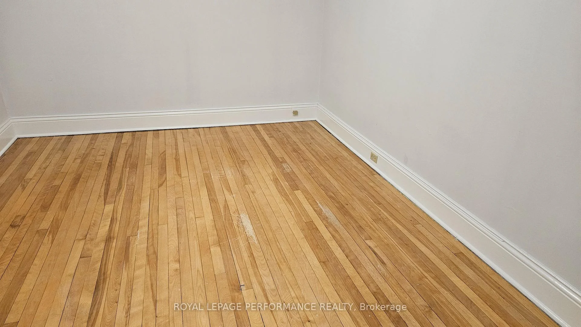 Photo 13 of Unit 6, 224A Pitt Street S, Cornwall, Cornwall — HOMEH
