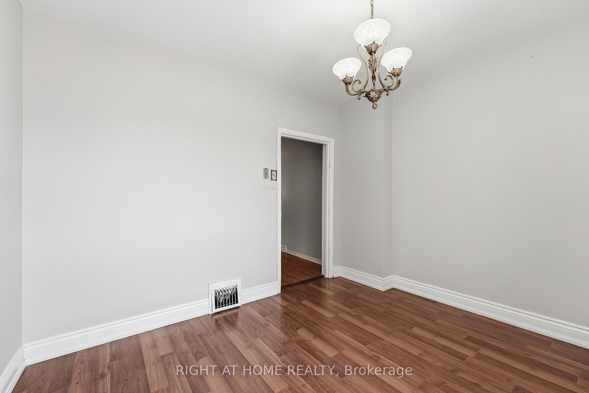 Photo 16 of 7 Andrews Avenue, Toronto, Trinity-Bellwoods — HOMEH