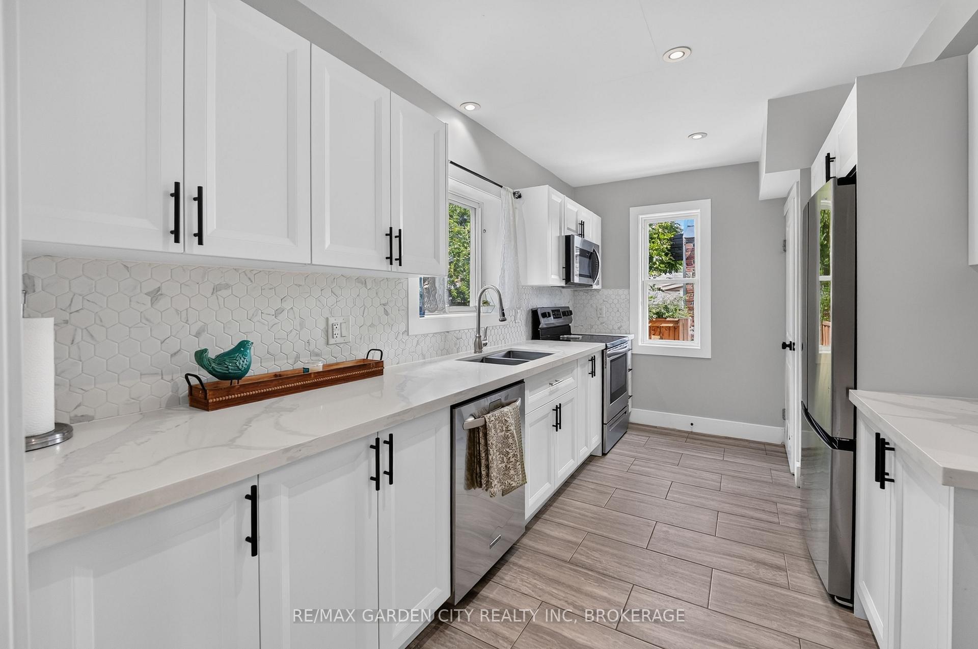 Photo 14 of 144 Highland Avenue, St. Catharines, Old Glenridge — HOMEH