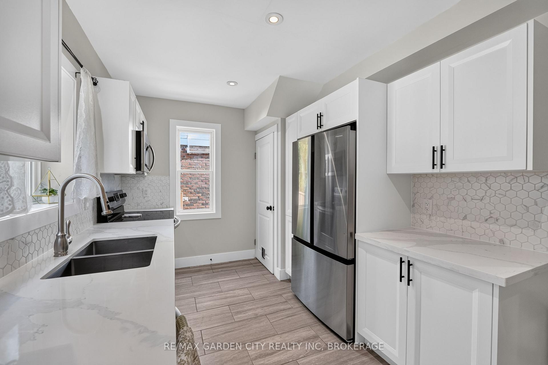 Photo 15 of 144 Highland Avenue, St. Catharines, Old Glenridge — HOMEH
