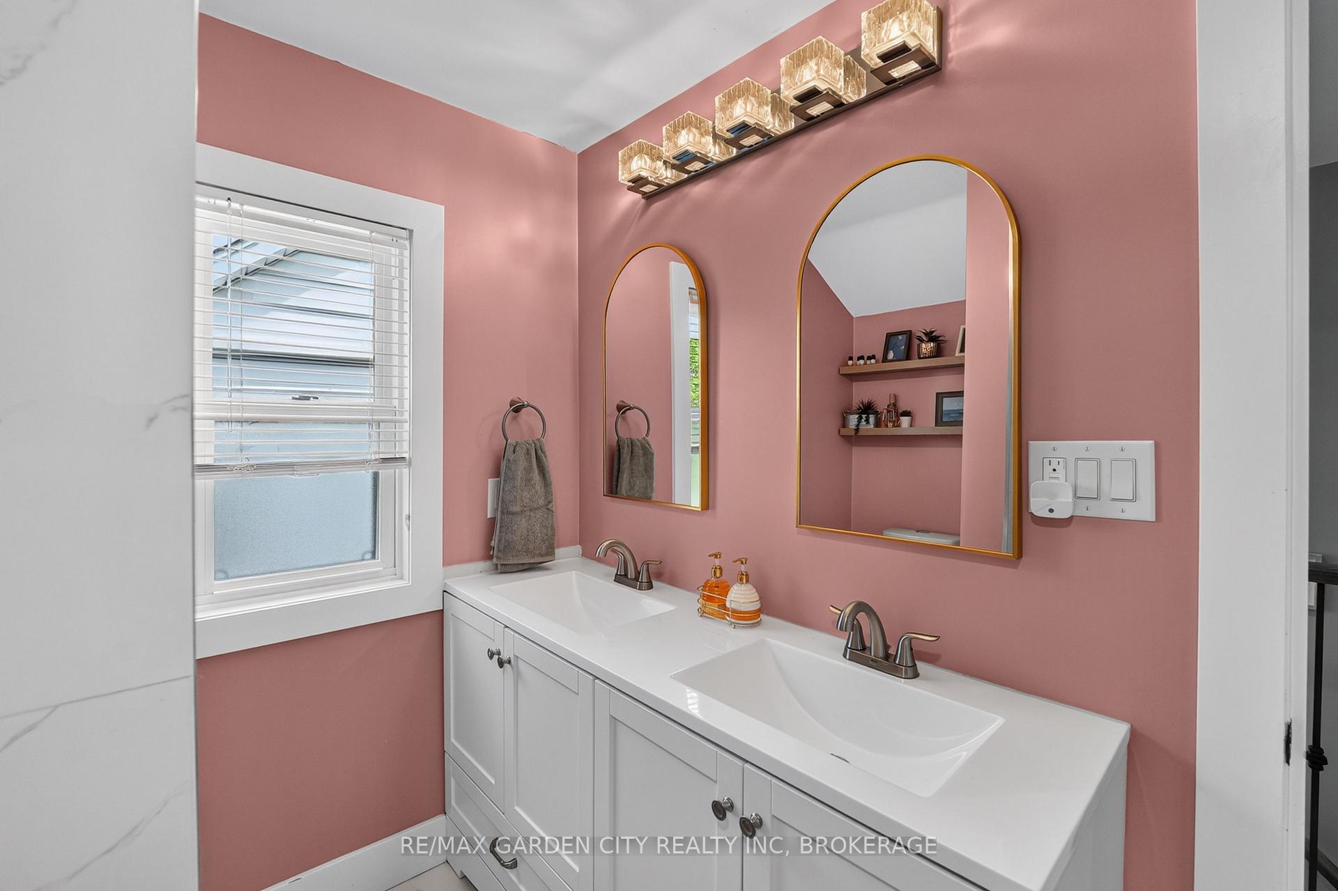 Photo 32 of 144 Highland Avenue, St. Catharines, Old Glenridge — HOMEH