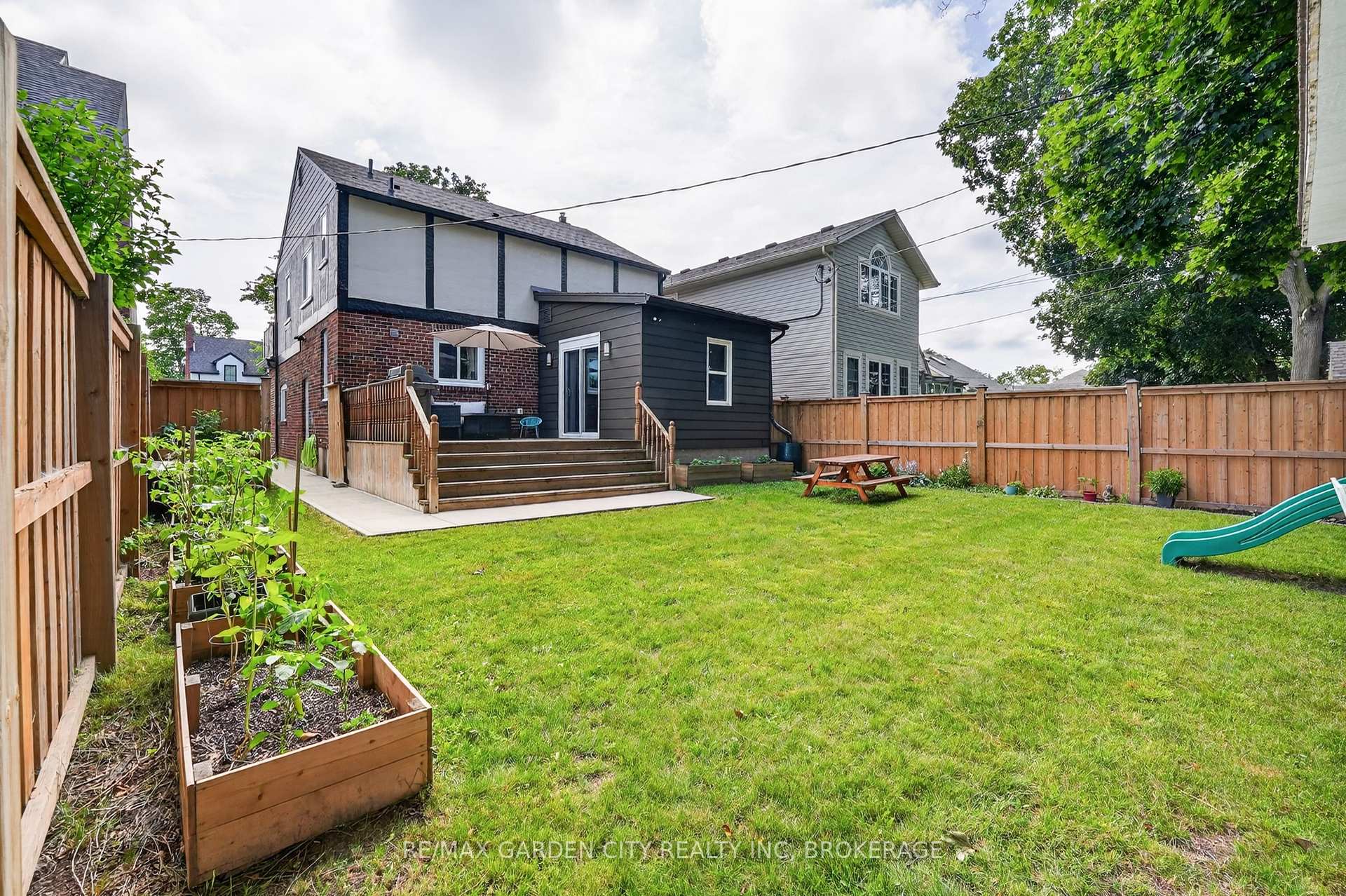 Photo 44 of 144 Highland Avenue, St. Catharines, Old Glenridge — HOMEH