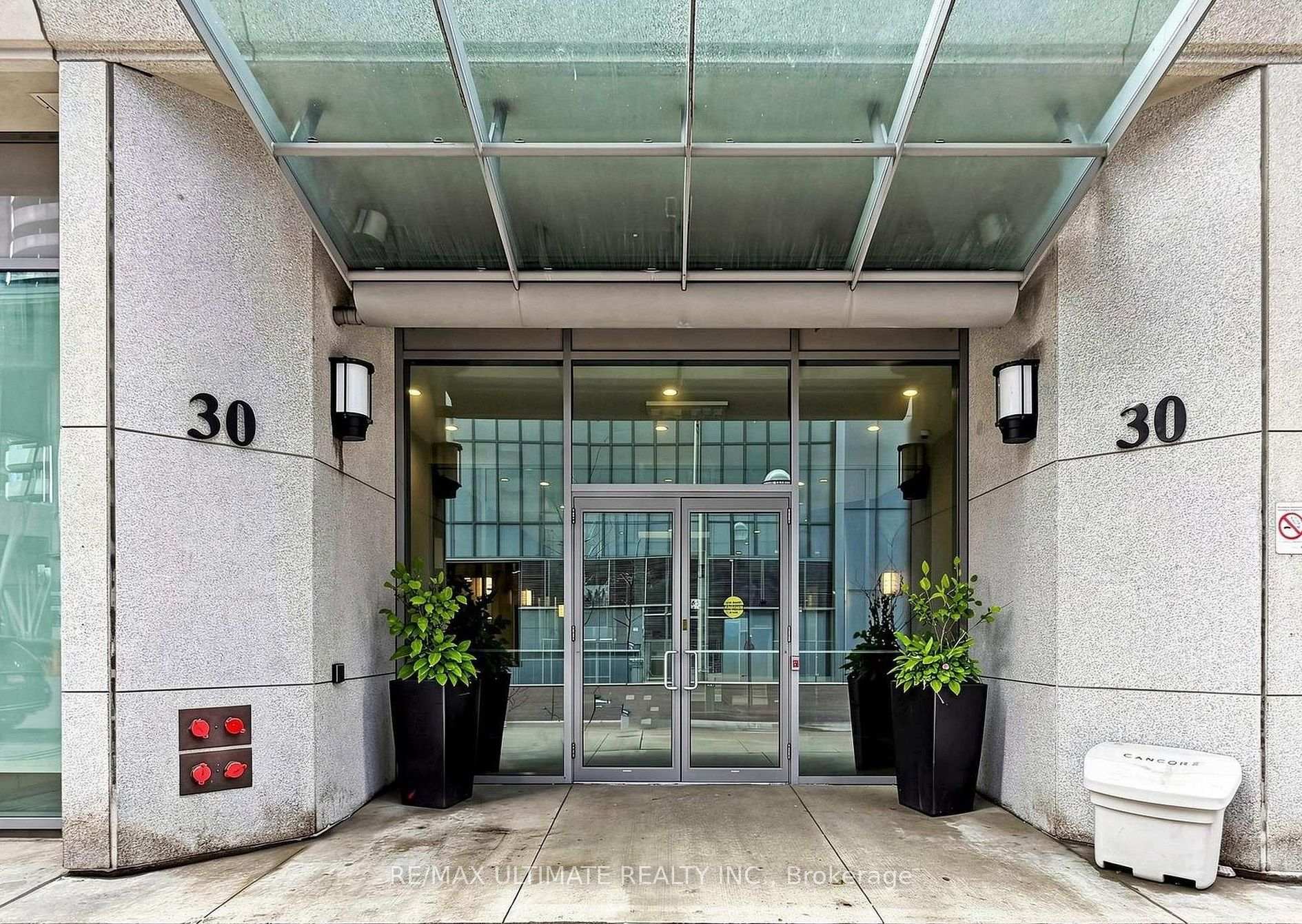 Photo 2 of Unit 1609, 30 Grand Trunk Crescent, Toronto, Waterfront Communities — HOMEH