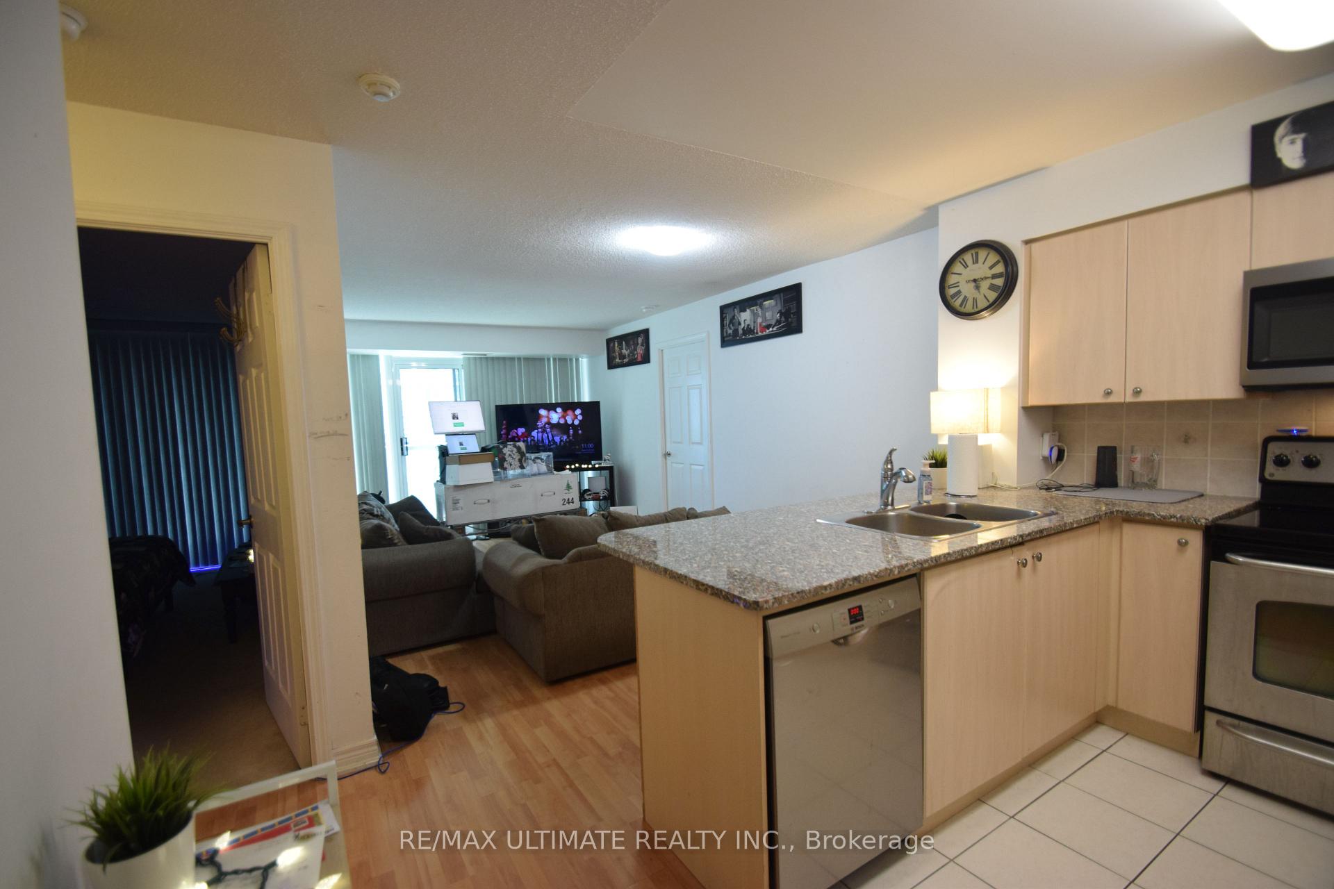 Photo 6 of Unit 1609, 30 Grand Trunk Crescent, Toronto, Waterfront Communities — HOMEH