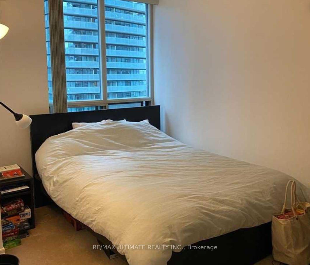 Photo 8 of Unit 1609, 30 Grand Trunk Crescent, Toronto, Waterfront Communities — HOMEH