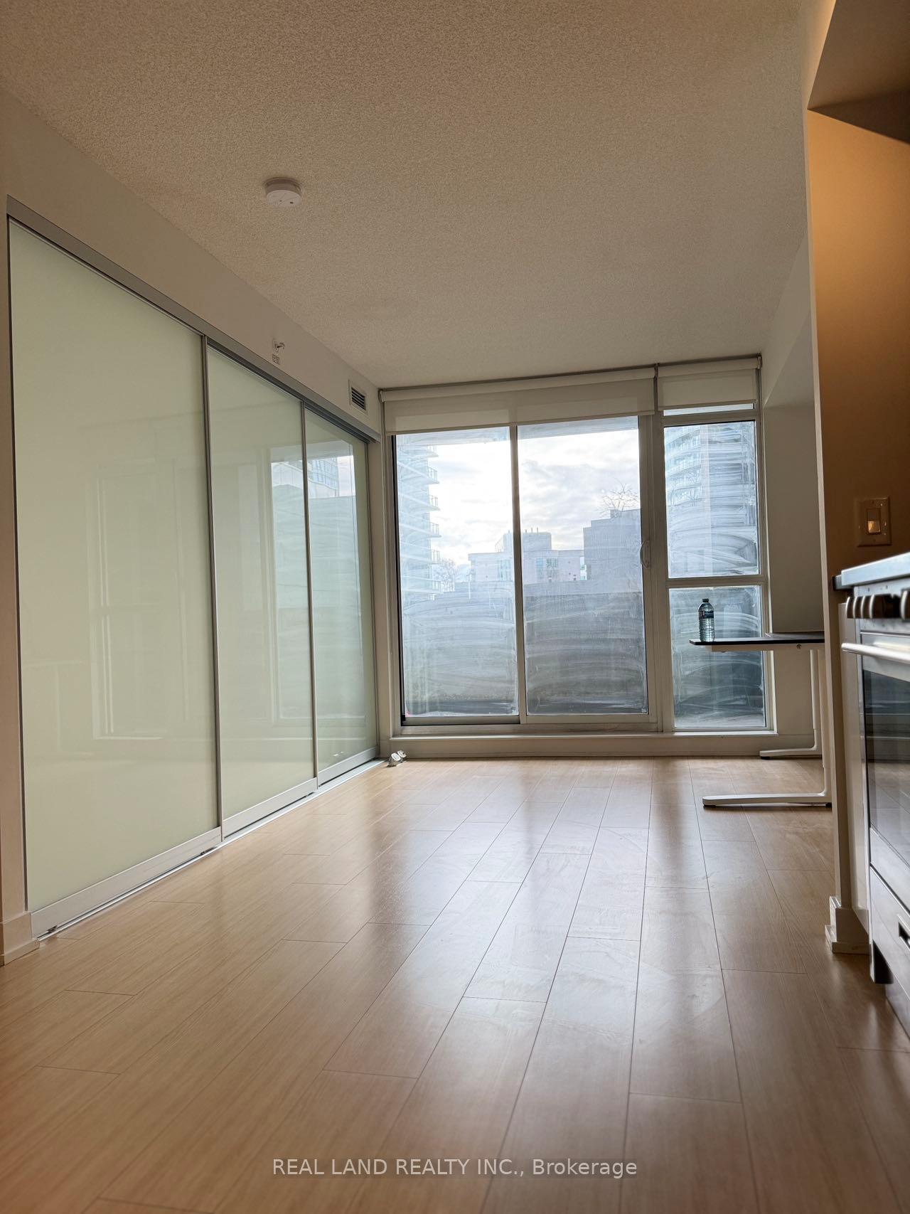 Photo 4 of Unit 301, 85 Queens Wharf Road, Toronto, Waterfront Communities — HOMEH