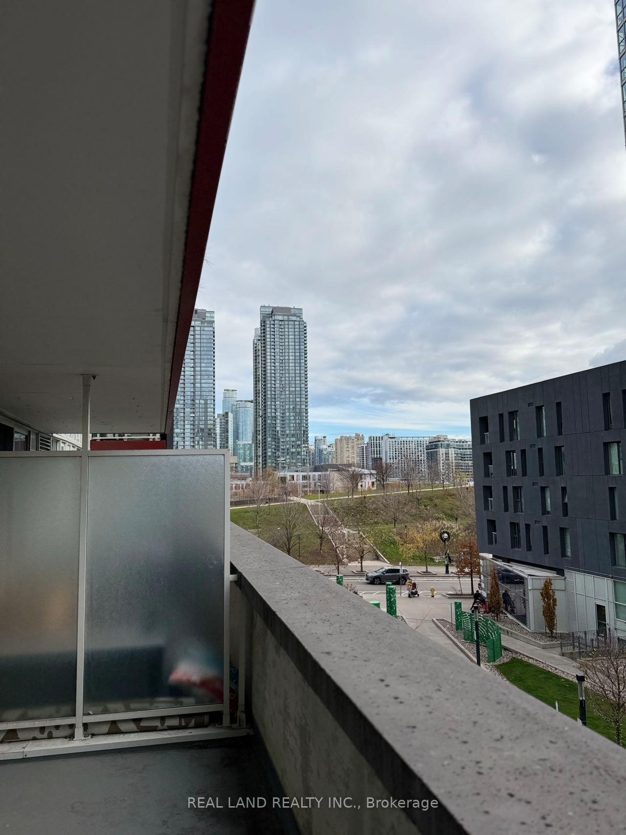 Photo 6 of Unit 301, 85 Queens Wharf Road, Toronto, Waterfront Communities — HOMEH