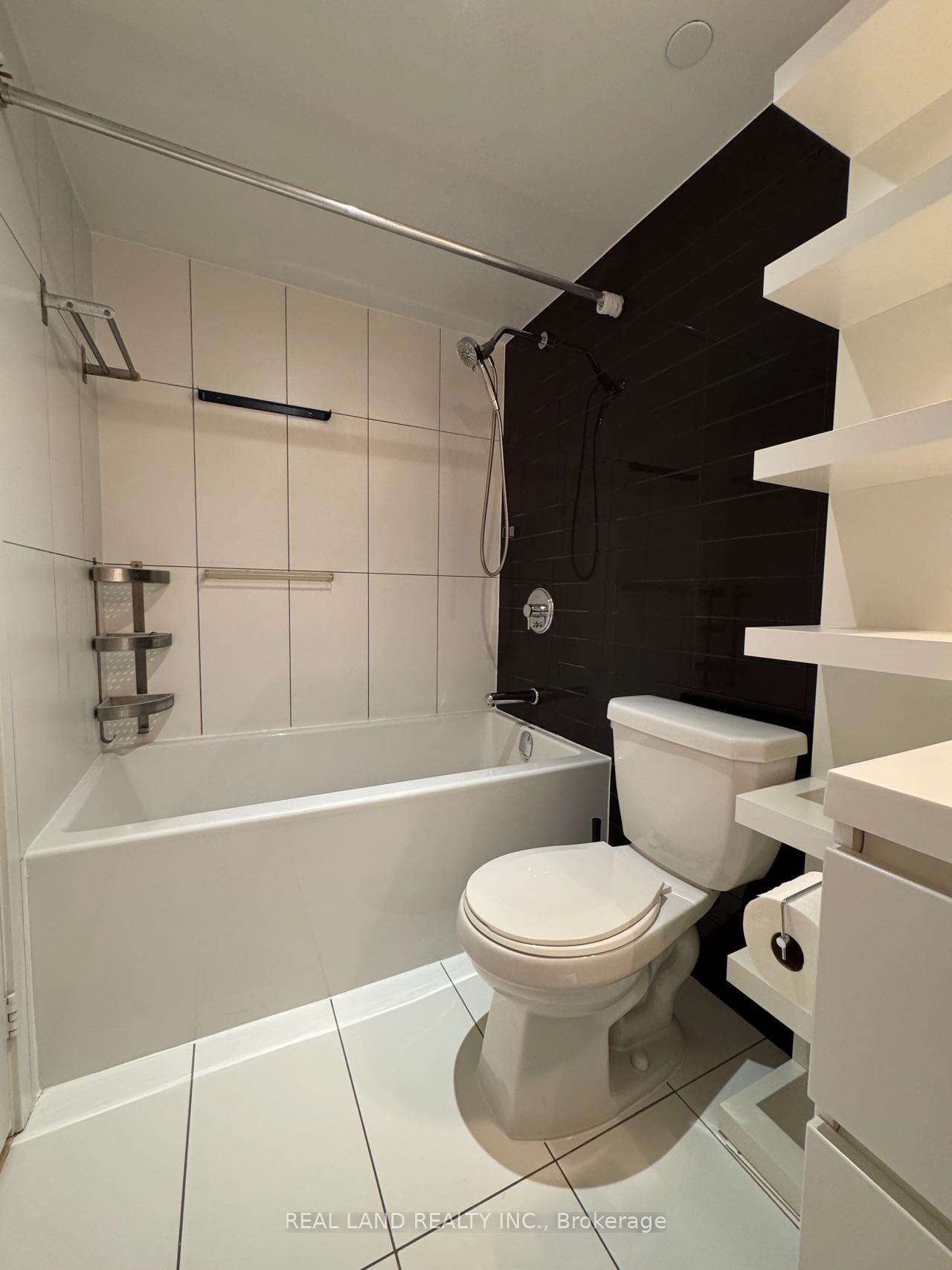 Photo 8 of Unit 301, 85 Queens Wharf Road, Toronto, Waterfront Communities — HOMEH